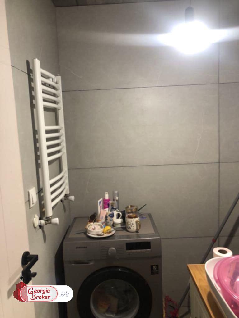 იყიდება ახალი გარემონტებული 2 ოთახიანი ბინა
