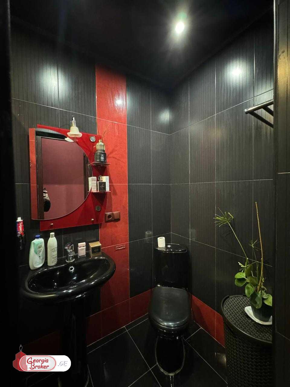 იყიდება ახალი გარემონტებული 3 ოთახიანი ბინა