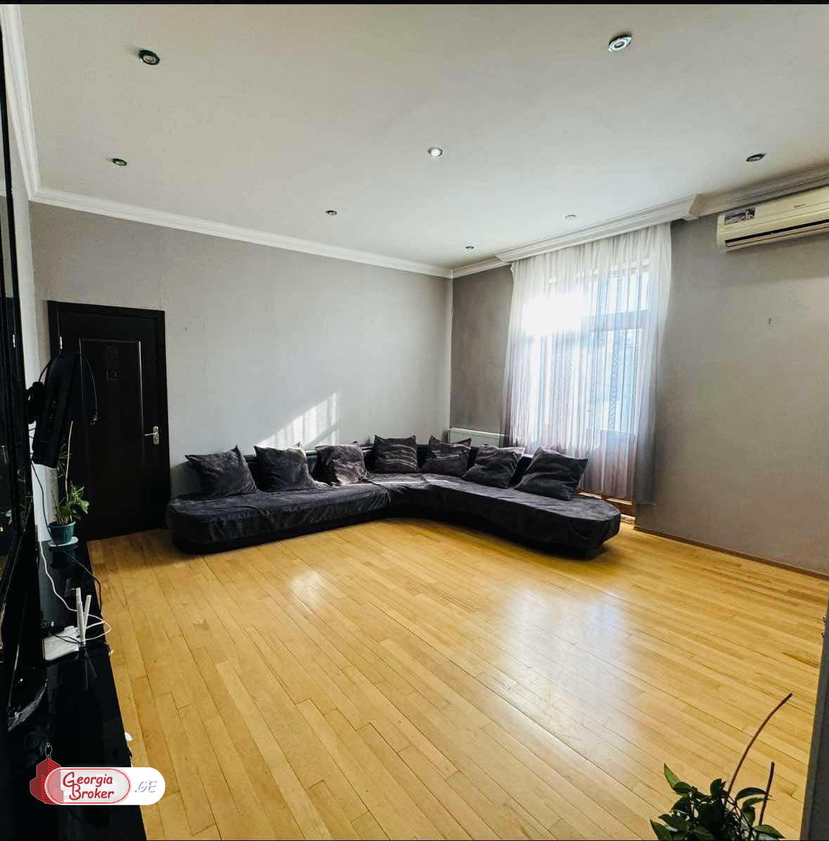 იყიდება ახალი გარემონტებული 3 ოთახიანი ბინა