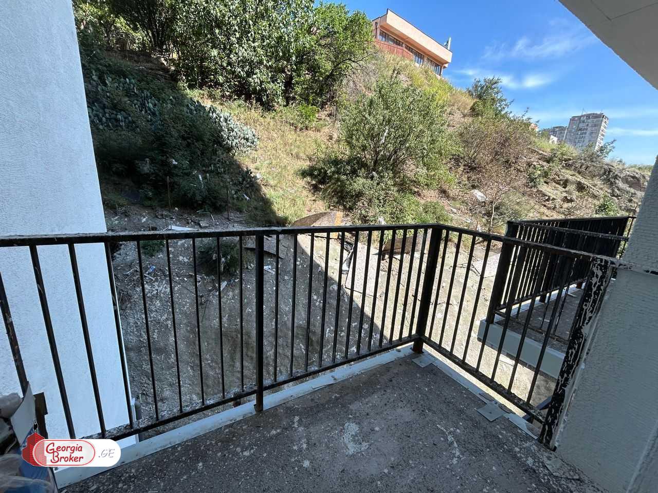 nearly repaired 2-room apartment for sale