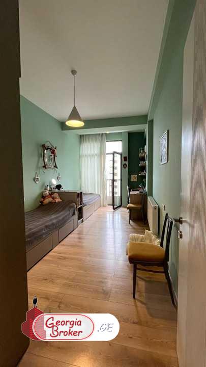 იყიდება ახალი გარემონტებული 4 ოთახიანი ბინა