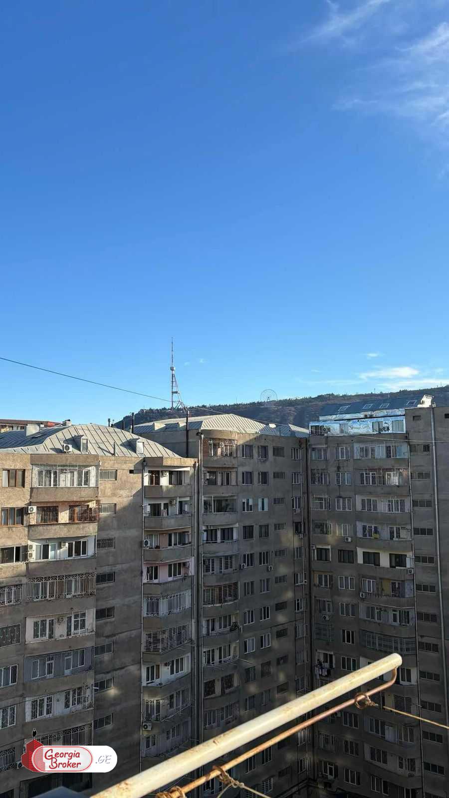 იყიდება ახალი გარემონტებული 6 ოთახიანი ბინა