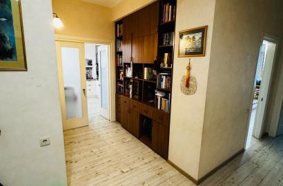 იყიდება ახალი გარემონტებული 3 ოთახიანი ბინა