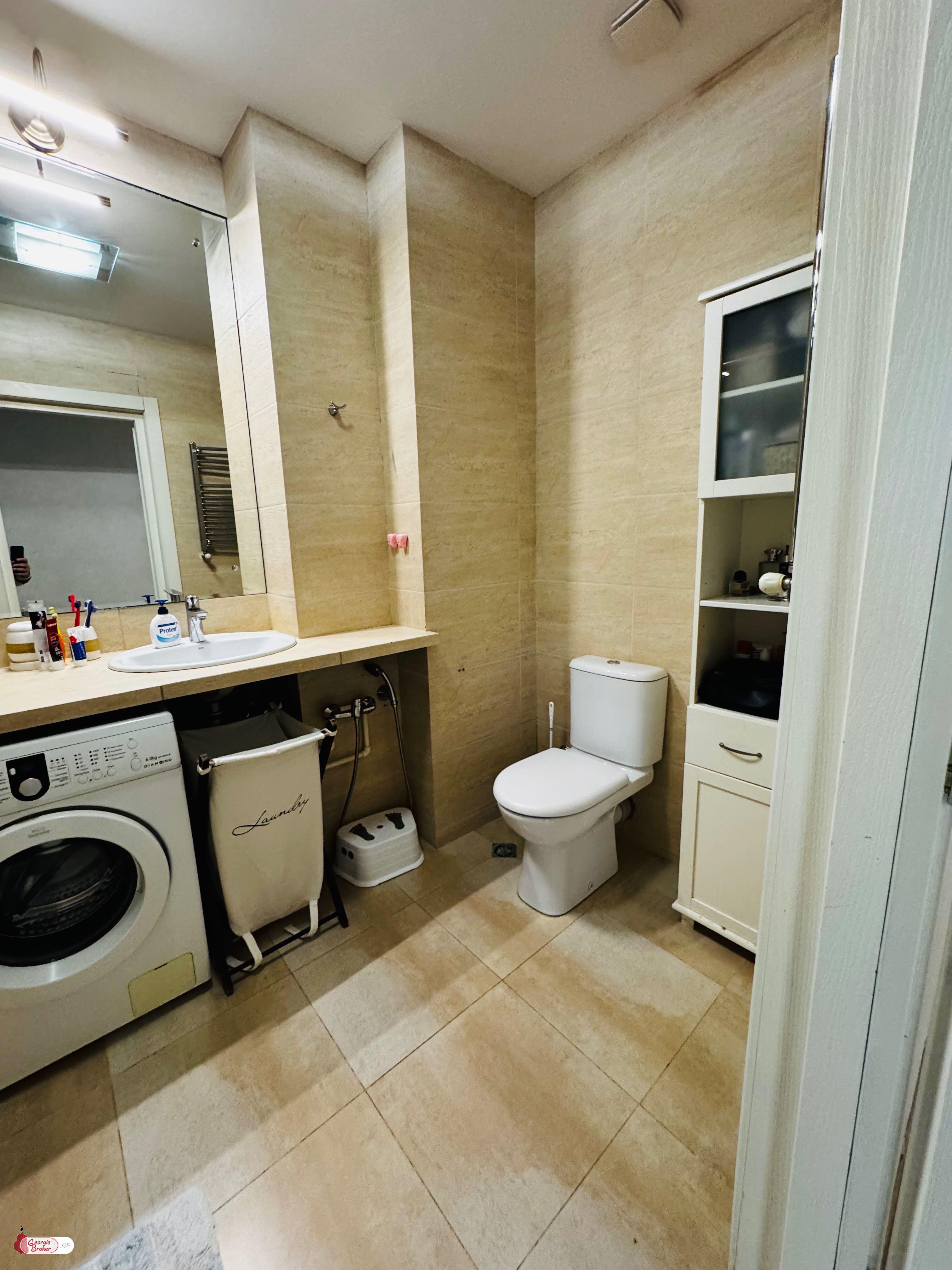 იყიდება ახალი გარემონტებული 3 ოთახიანი ბინა