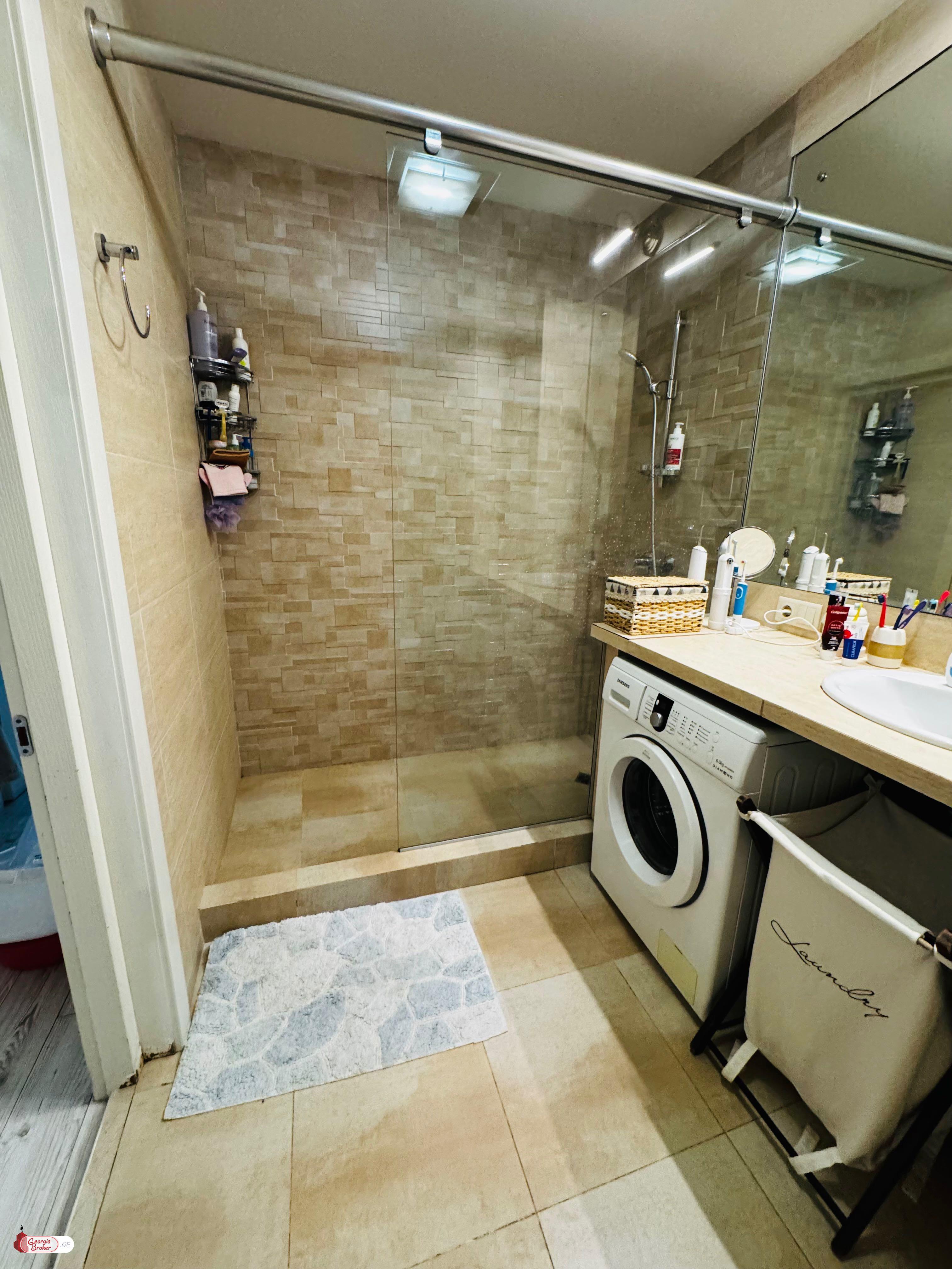 იყიდება ახალი გარემონტებული 3 ოთახიანი ბინა