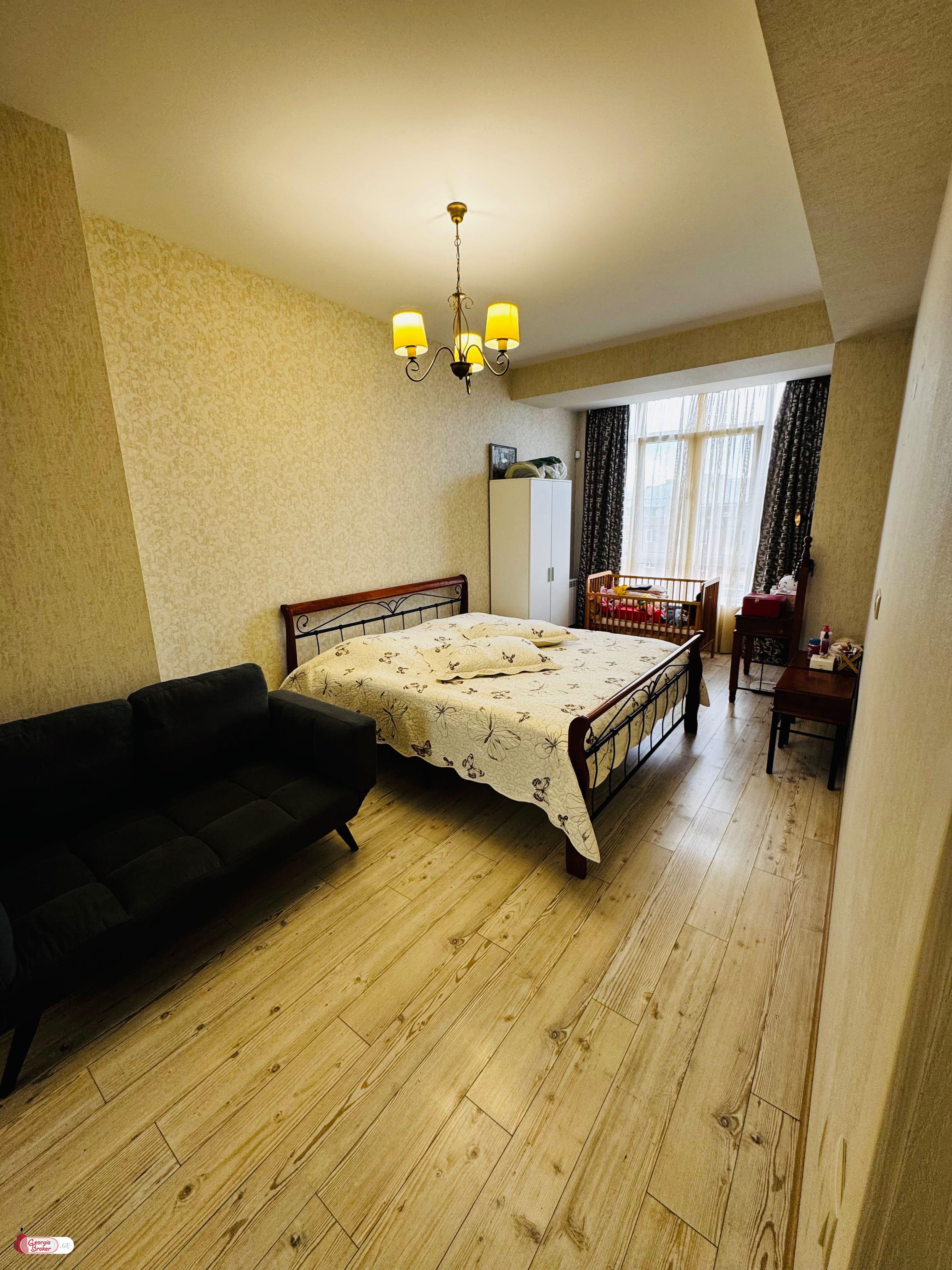 იყიდება ახალი გარემონტებული 3 ოთახიანი ბინა