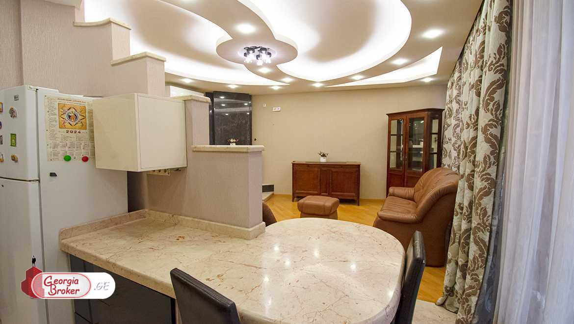 იყიდება ახალი გარემონტებული 4 ოთახიანი ბინა