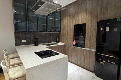 продается квартира с новым ремонтом 5-комнат