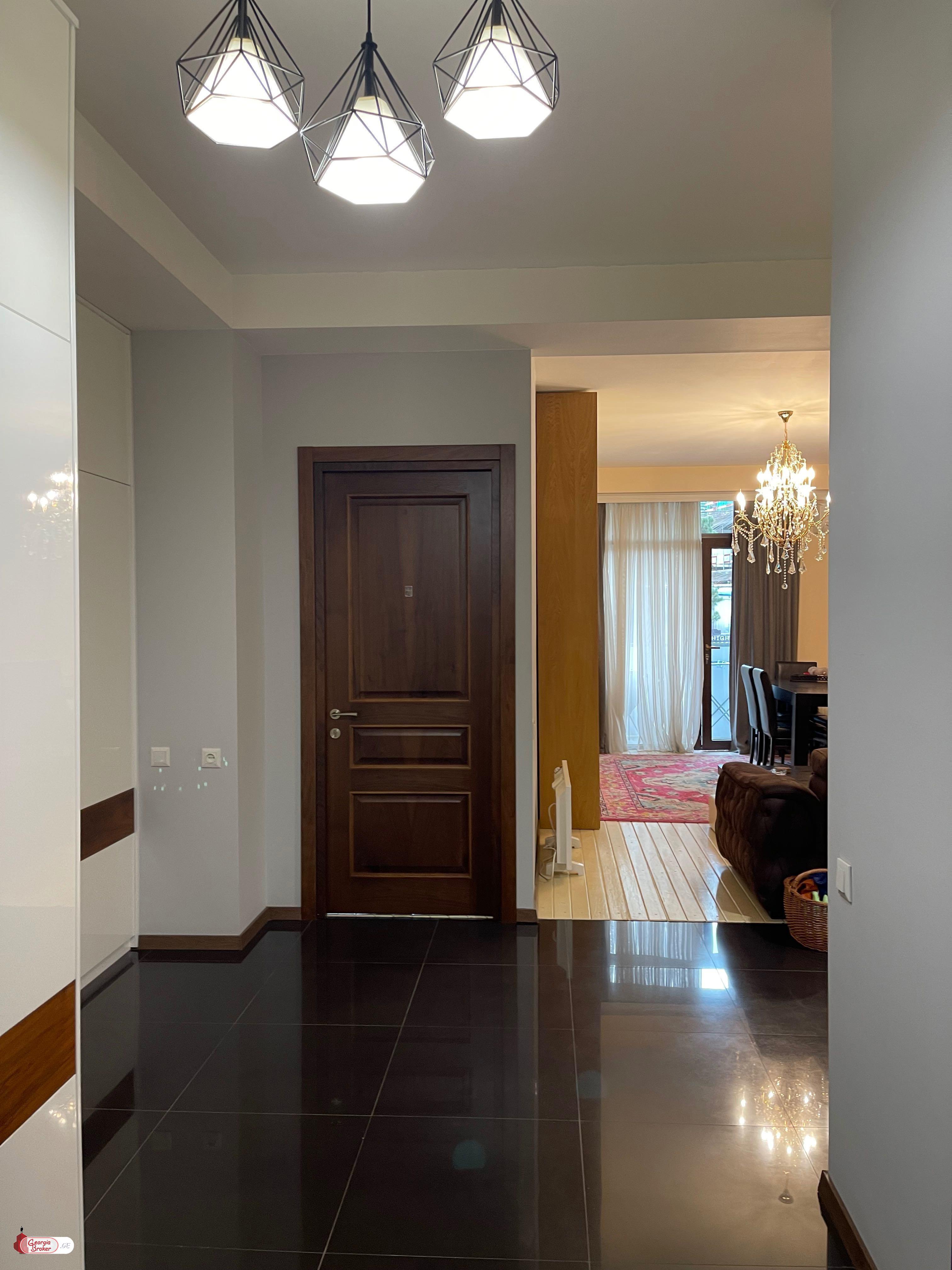 продается квартира с новым ремонтом 2-комнаты