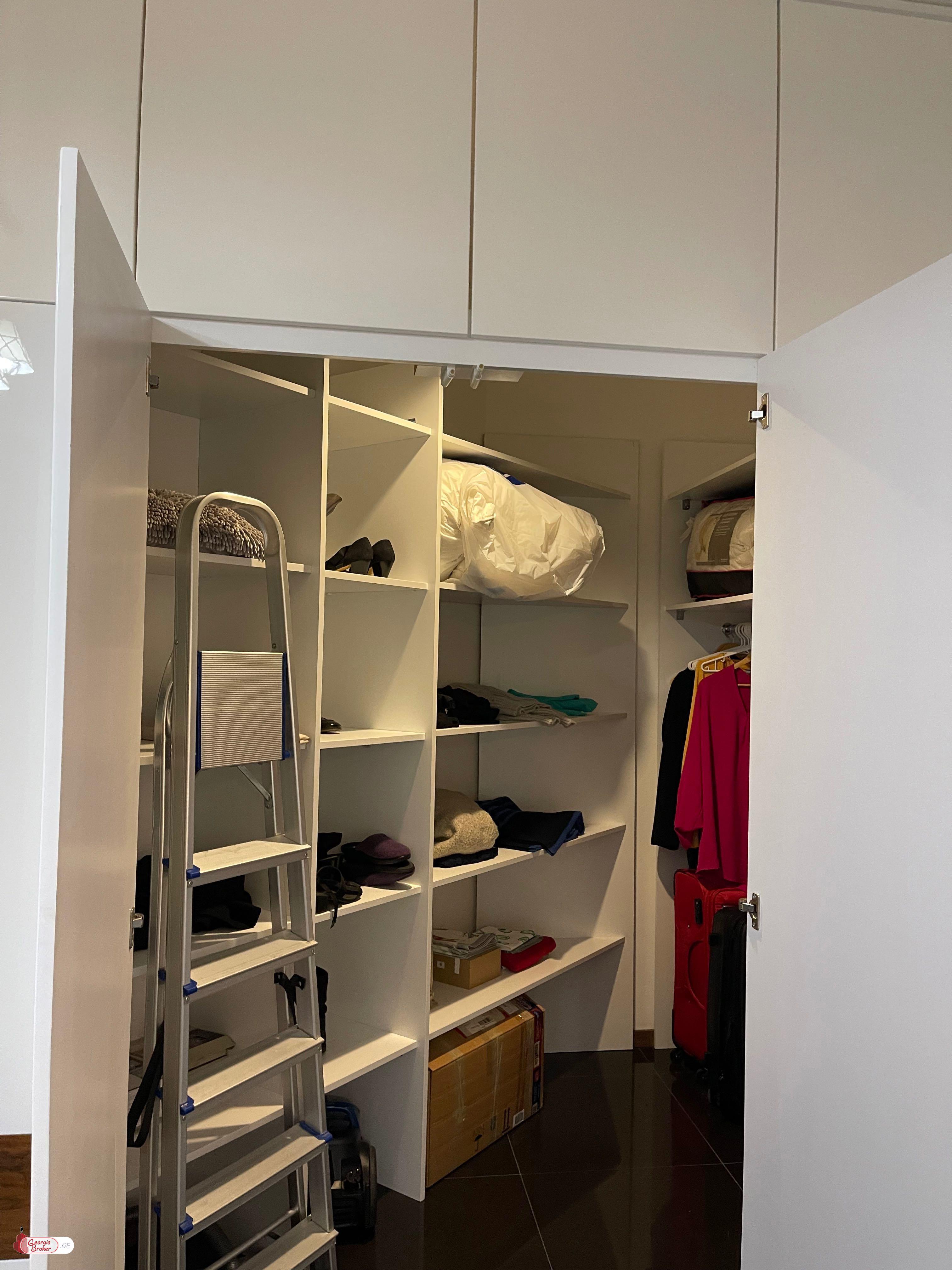 продается квартира с новым ремонтом 2-комнаты