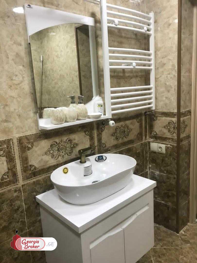 იყიდება ახალი გარემონტებული 2 ოთახიანი ბინა