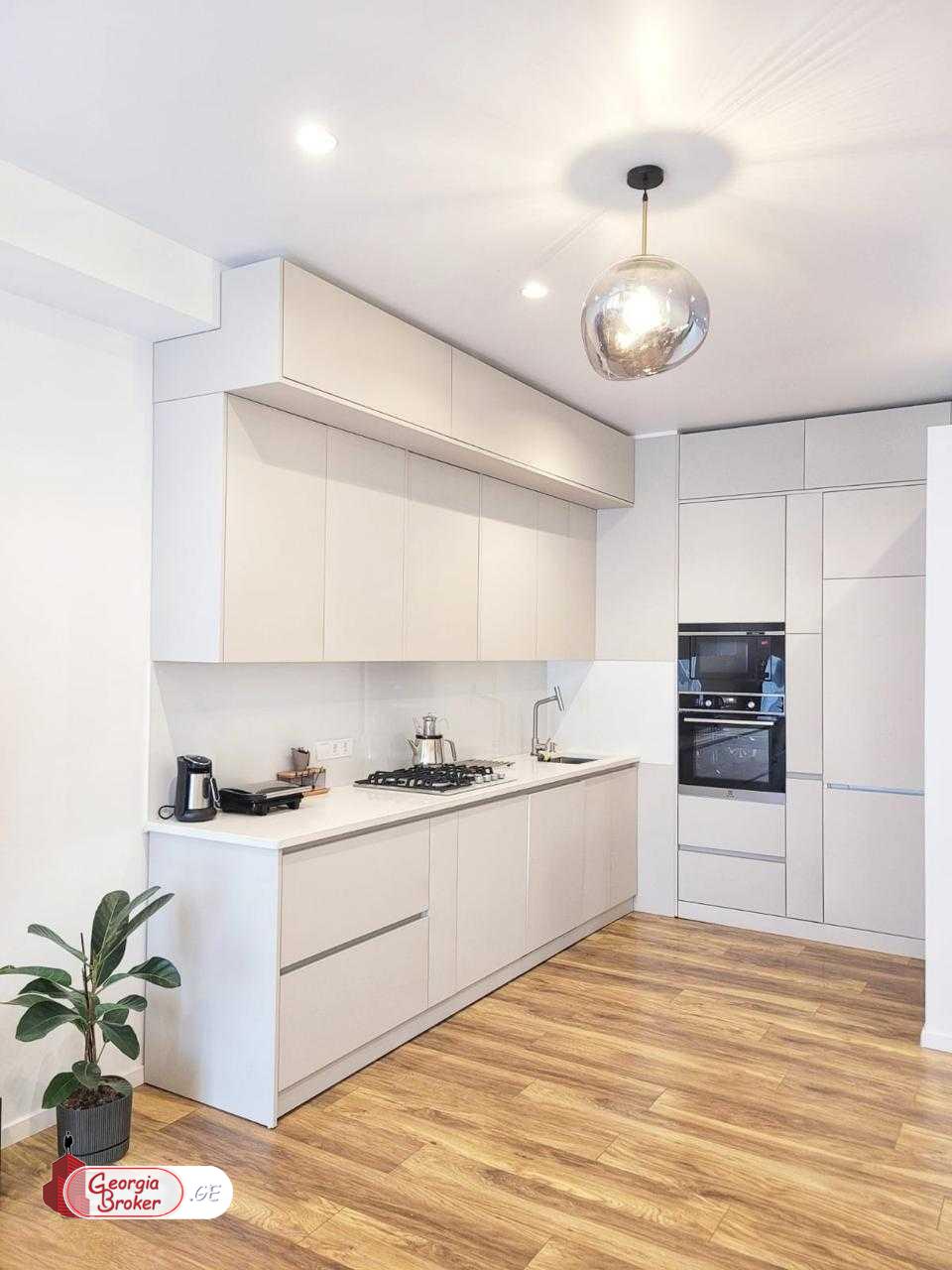 იყიდება ახალი გარემონტებული 4 ოთახიანი ბინა