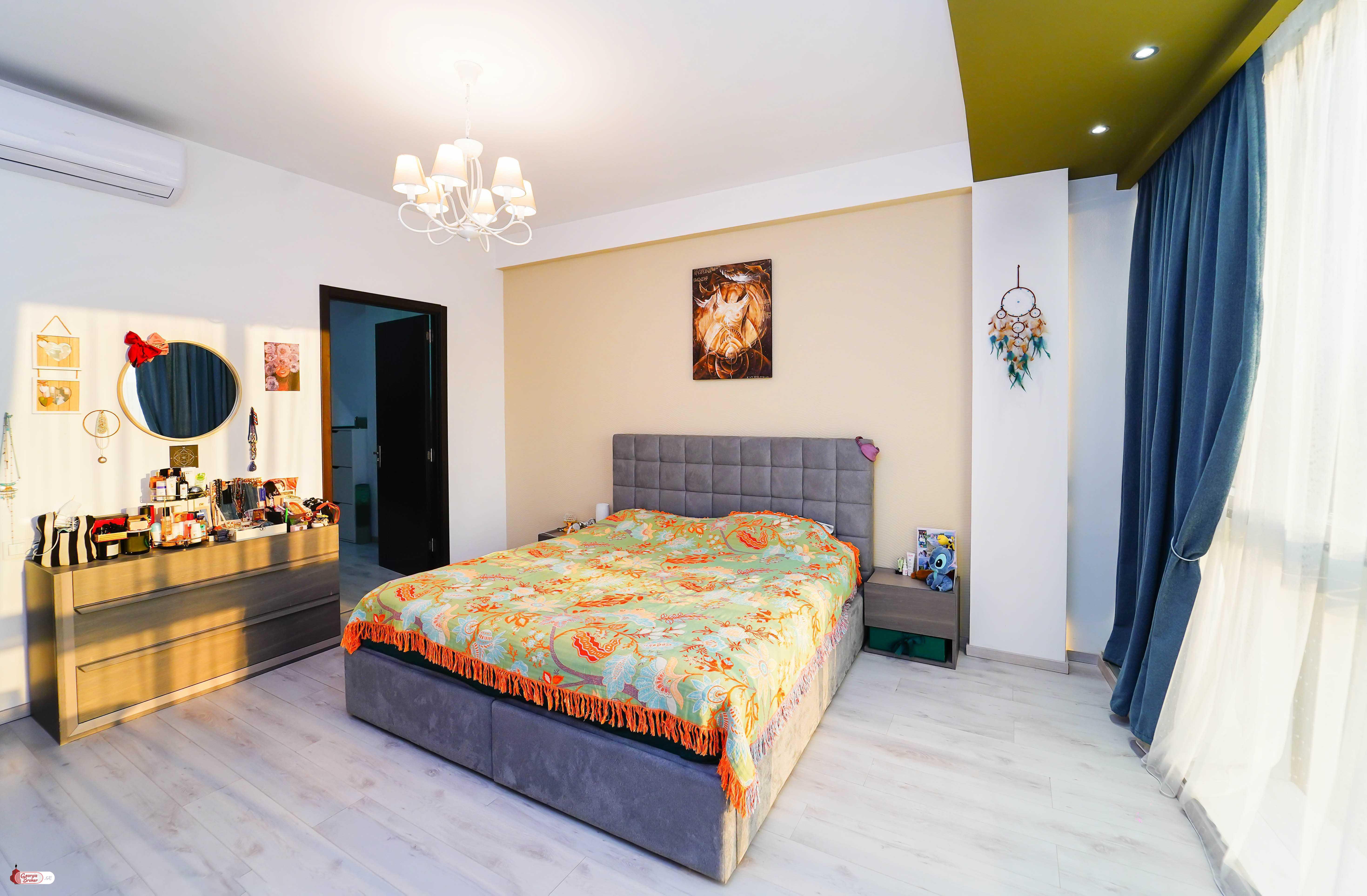 продается квартира с новым ремонтом 4-комнаты