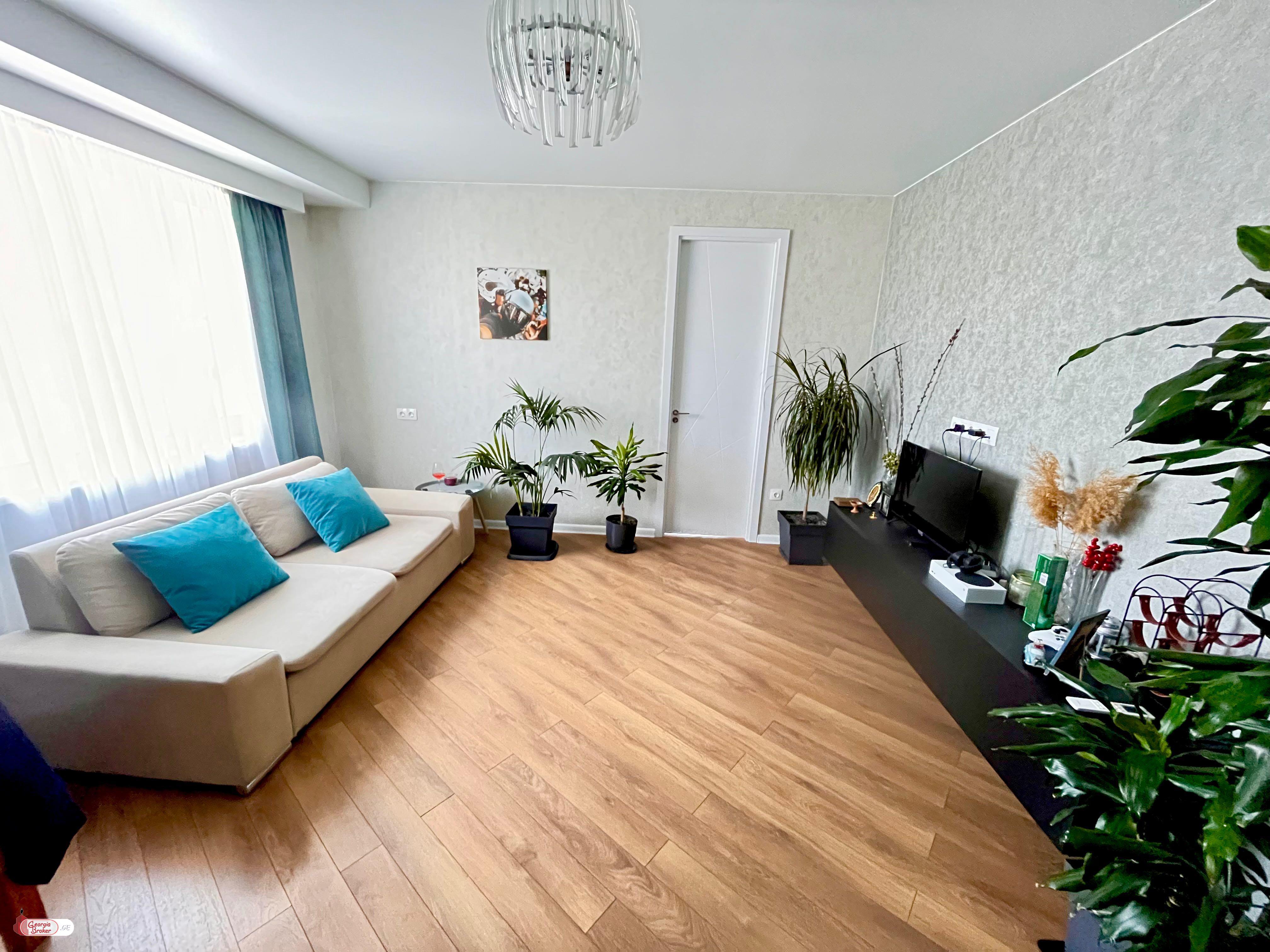 nearly repaired 3-room apartment for sale