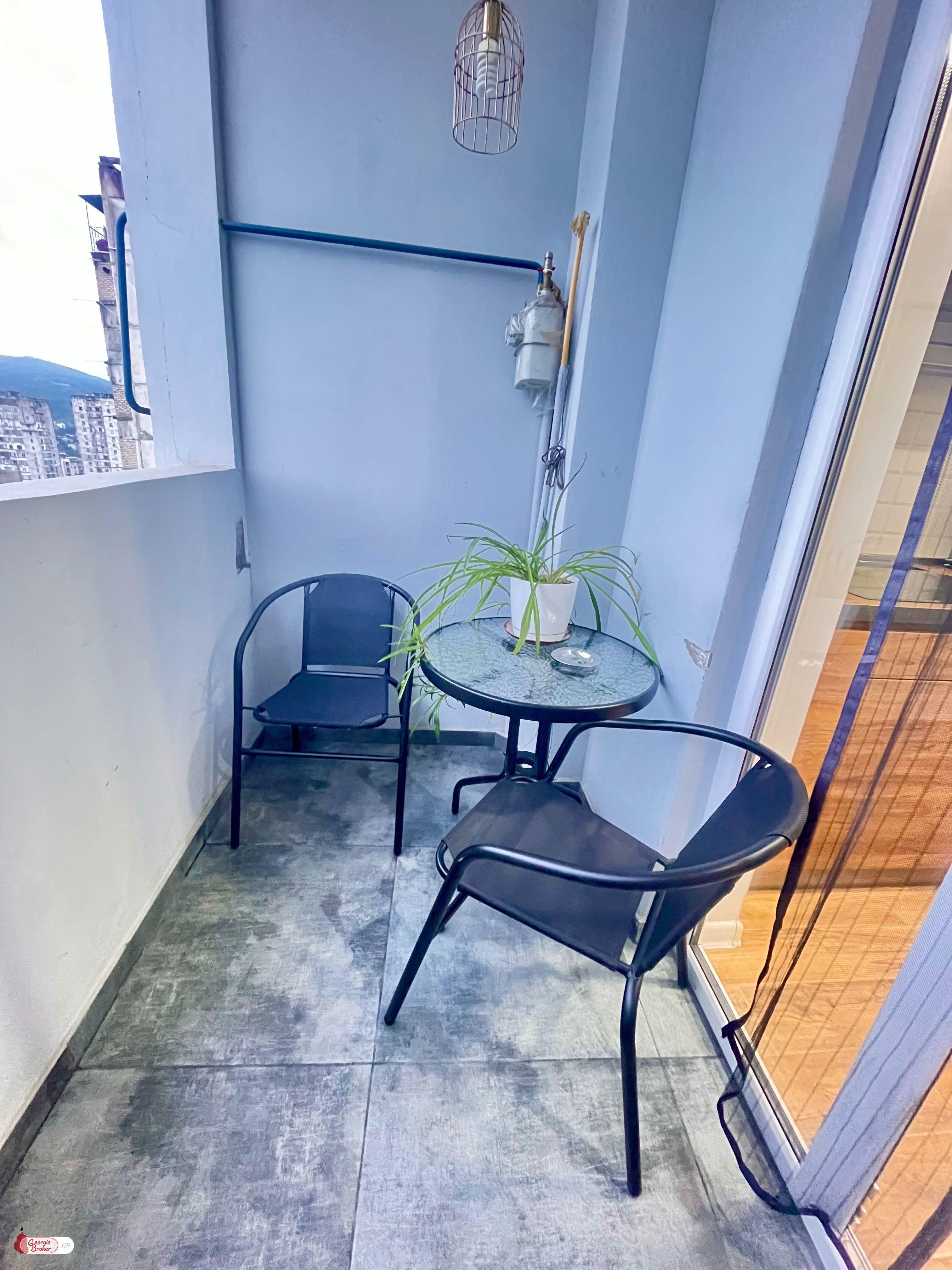 nearly repaired 3-room apartment for sale