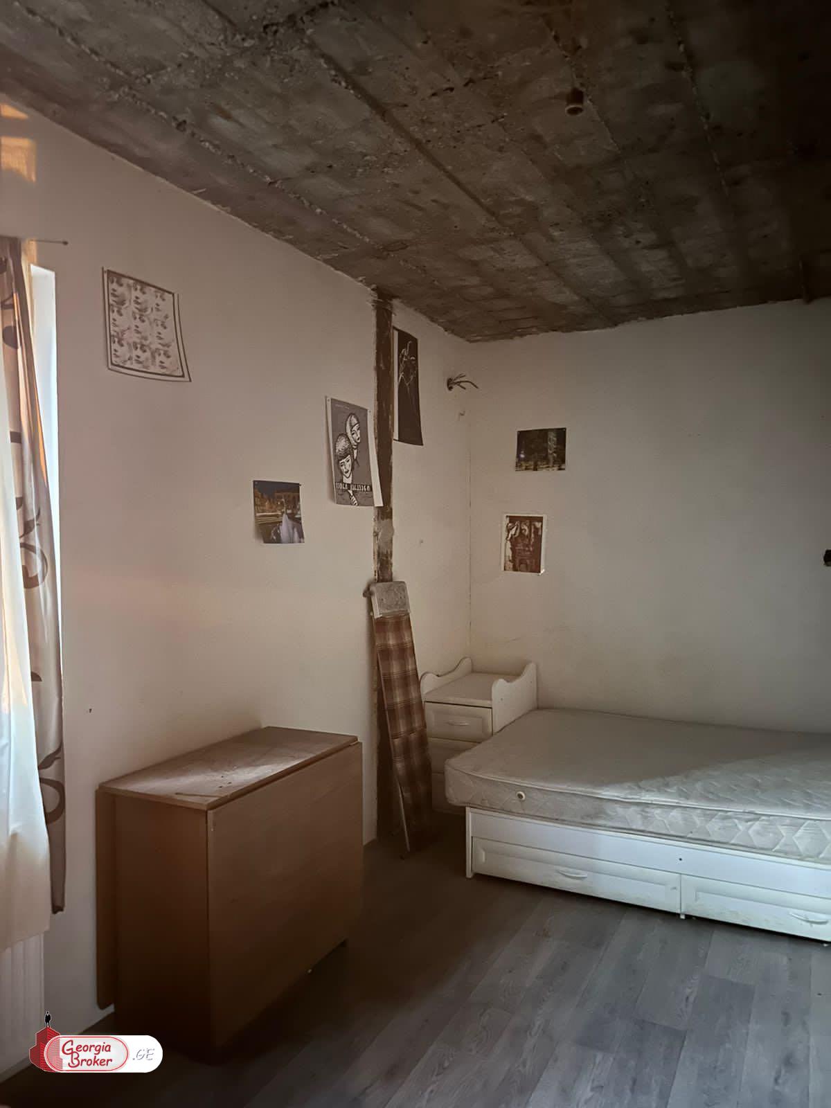 nearly repaired 5-room apartment for sale