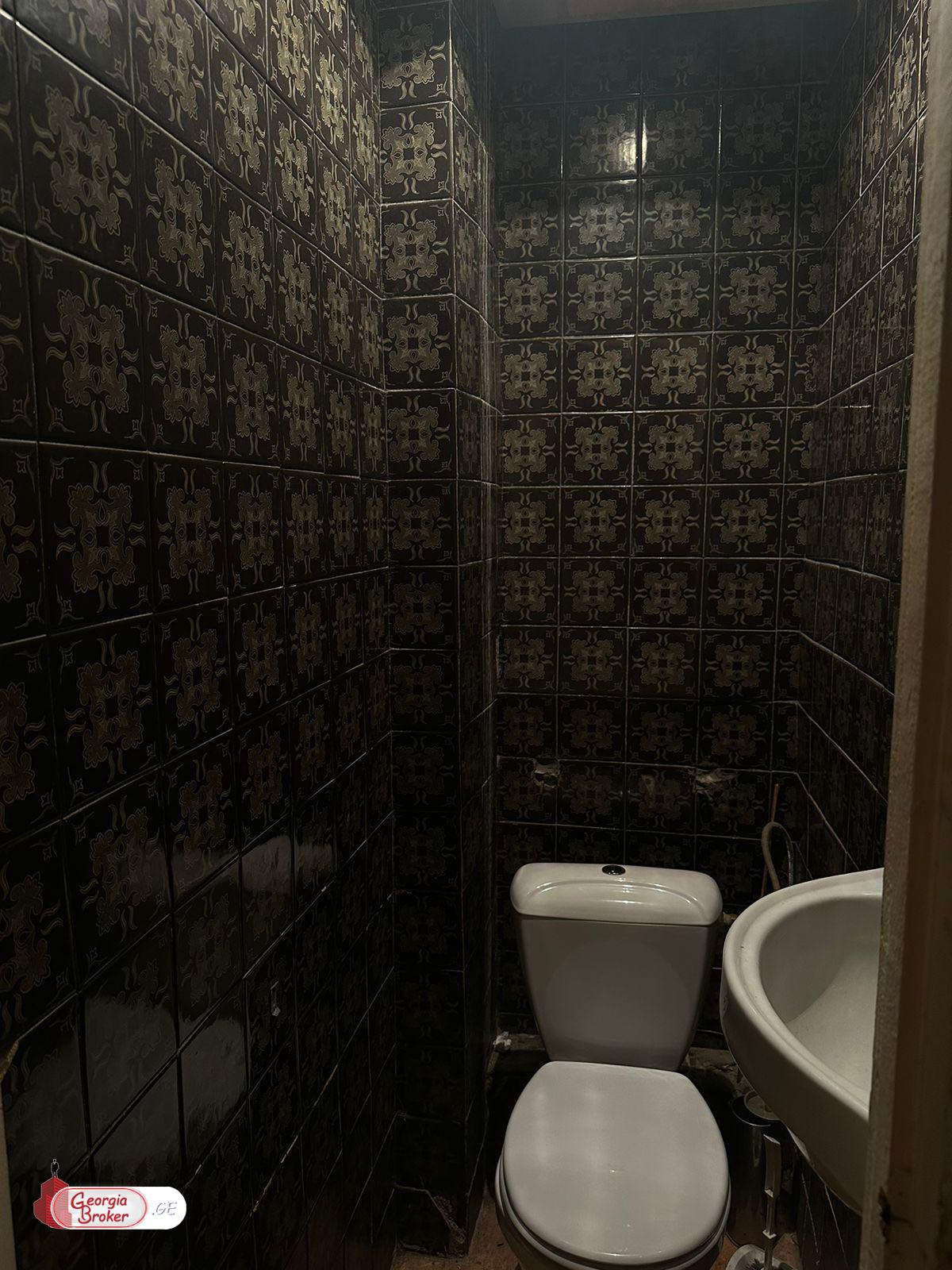 nearly repaired 5-room apartment for sale