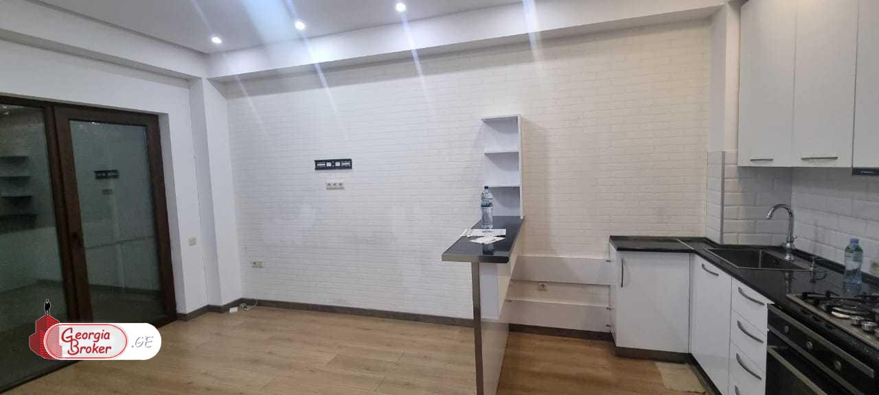 nearly repaired 3-room apartment for sale