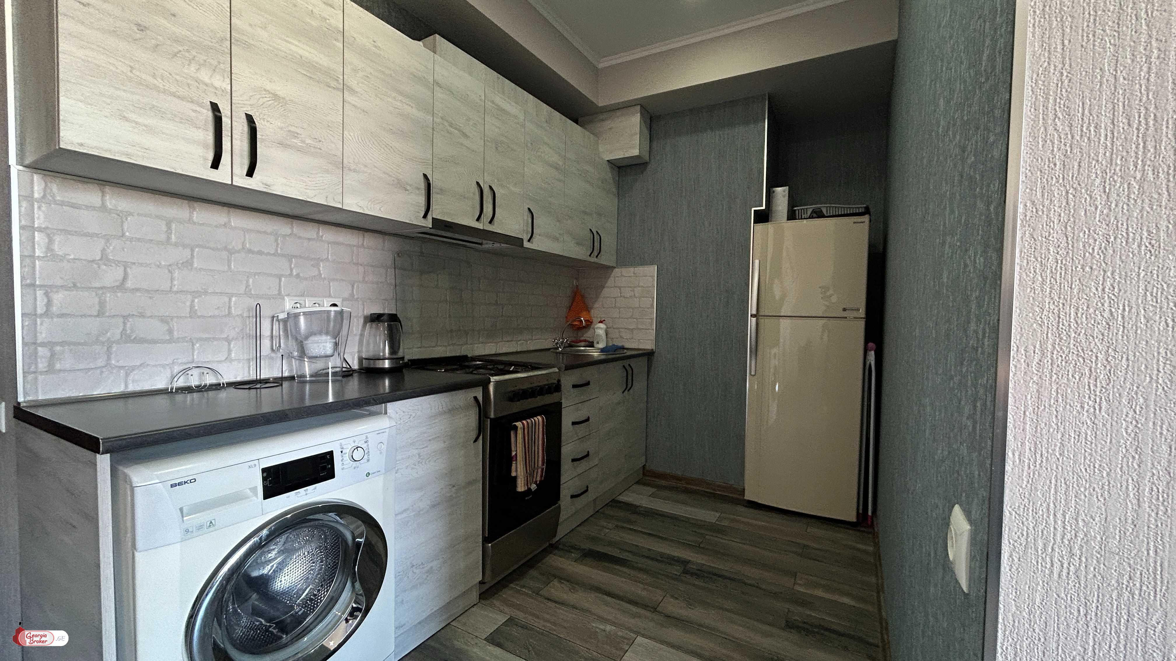 nearly repaired 2-room apartment for sale