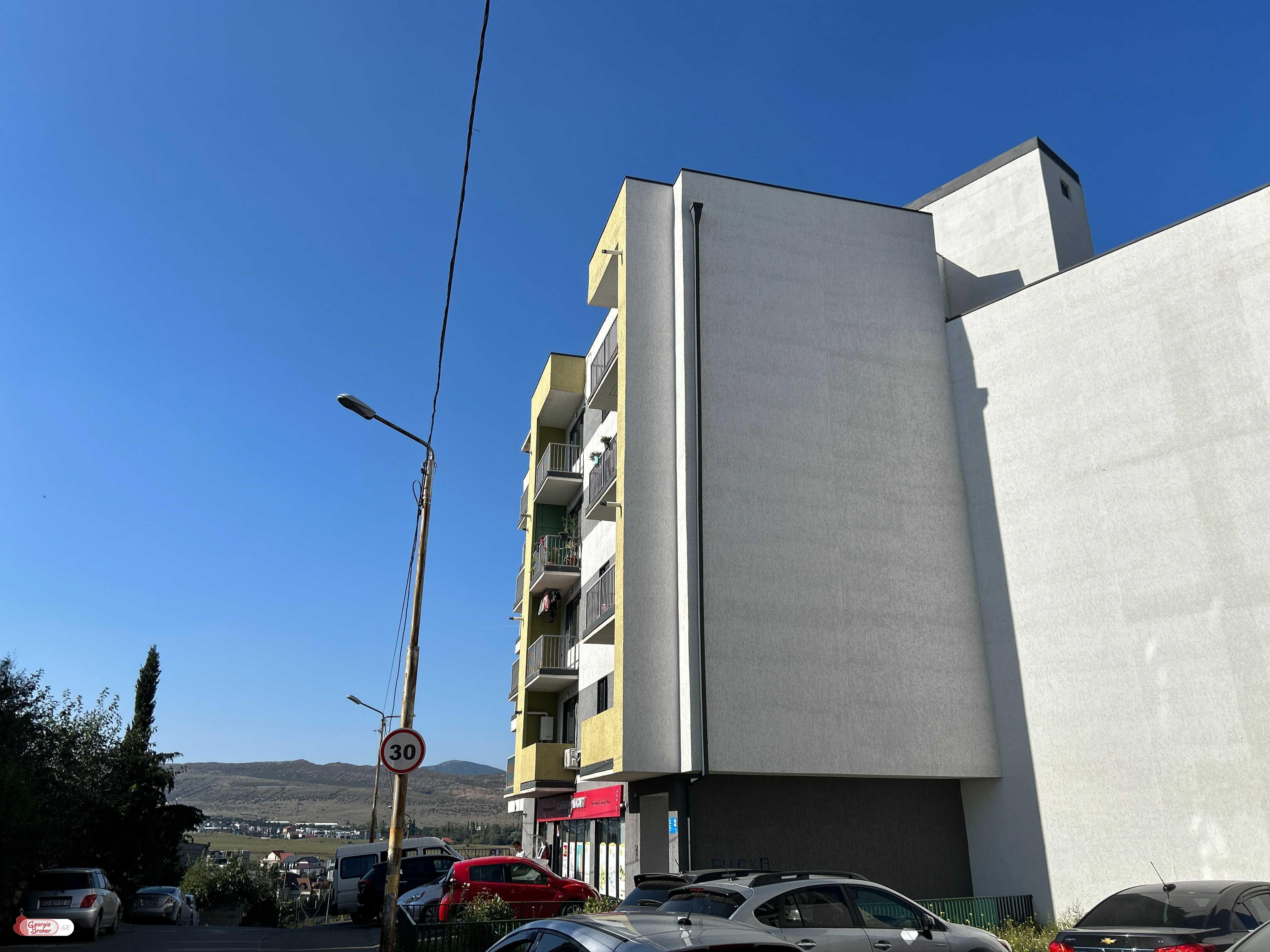 nearly repaired 2-room apartment for sale