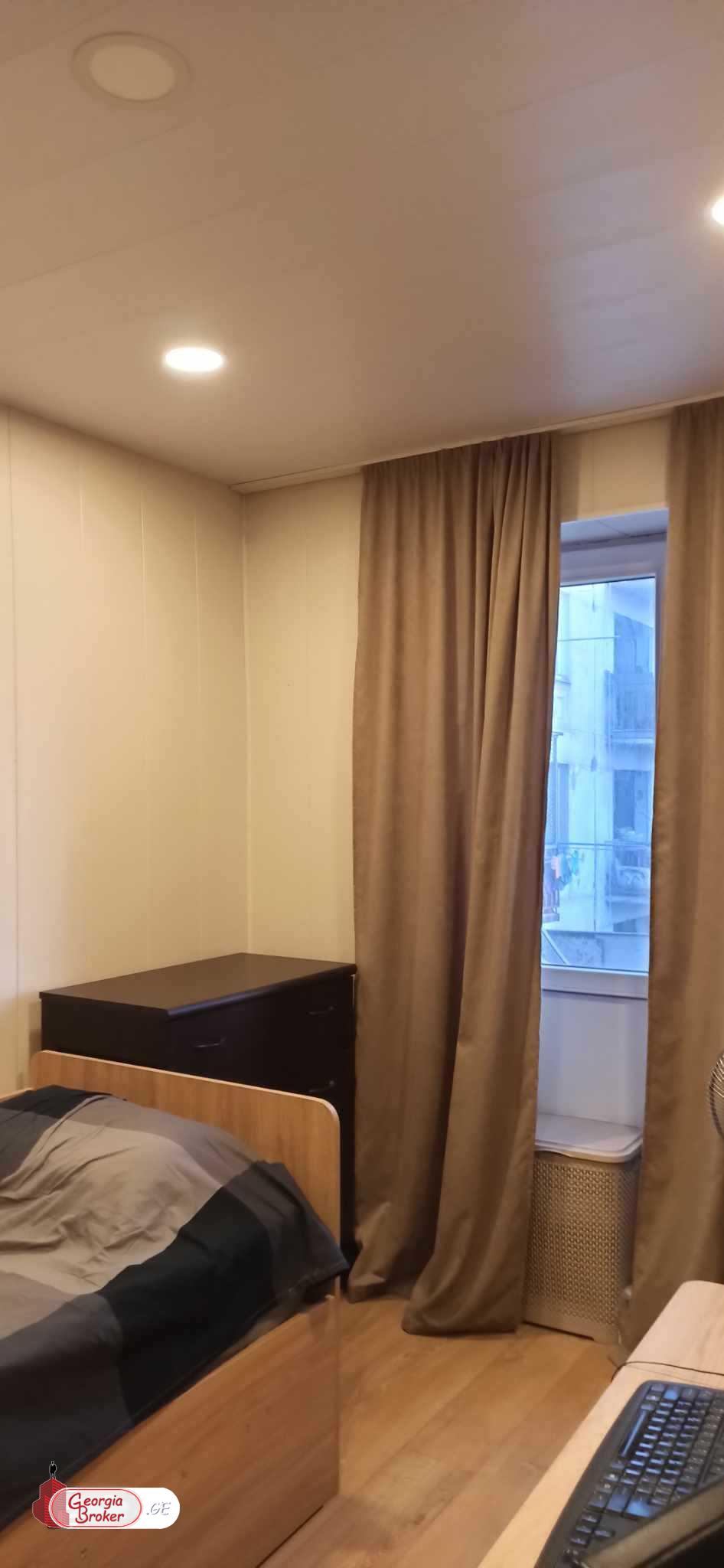 იყიდება ახალი გარემონტებული 5 ოთახიანი ბინა