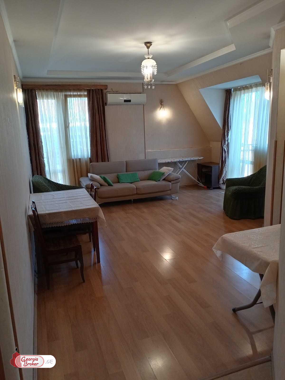 продается квартира с новым ремонтом 3-комнаты