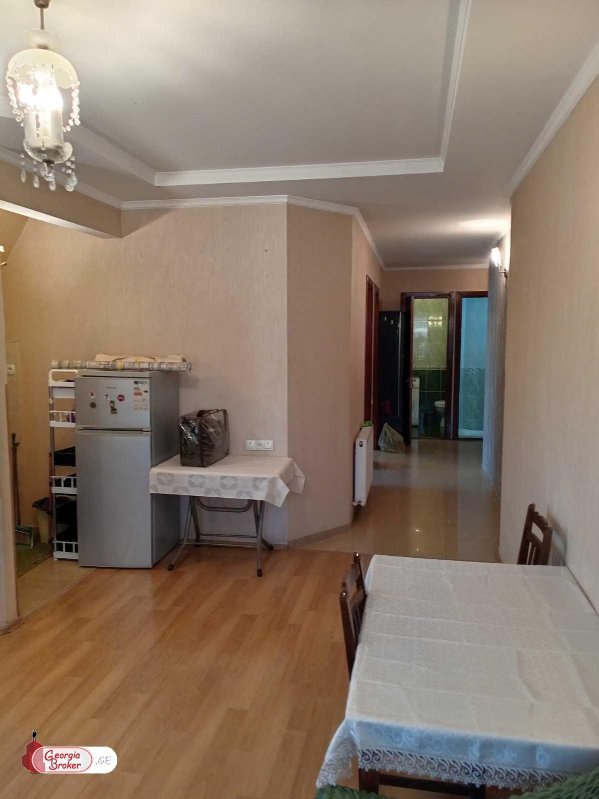 продается квартира с новым ремонтом 3-комнаты