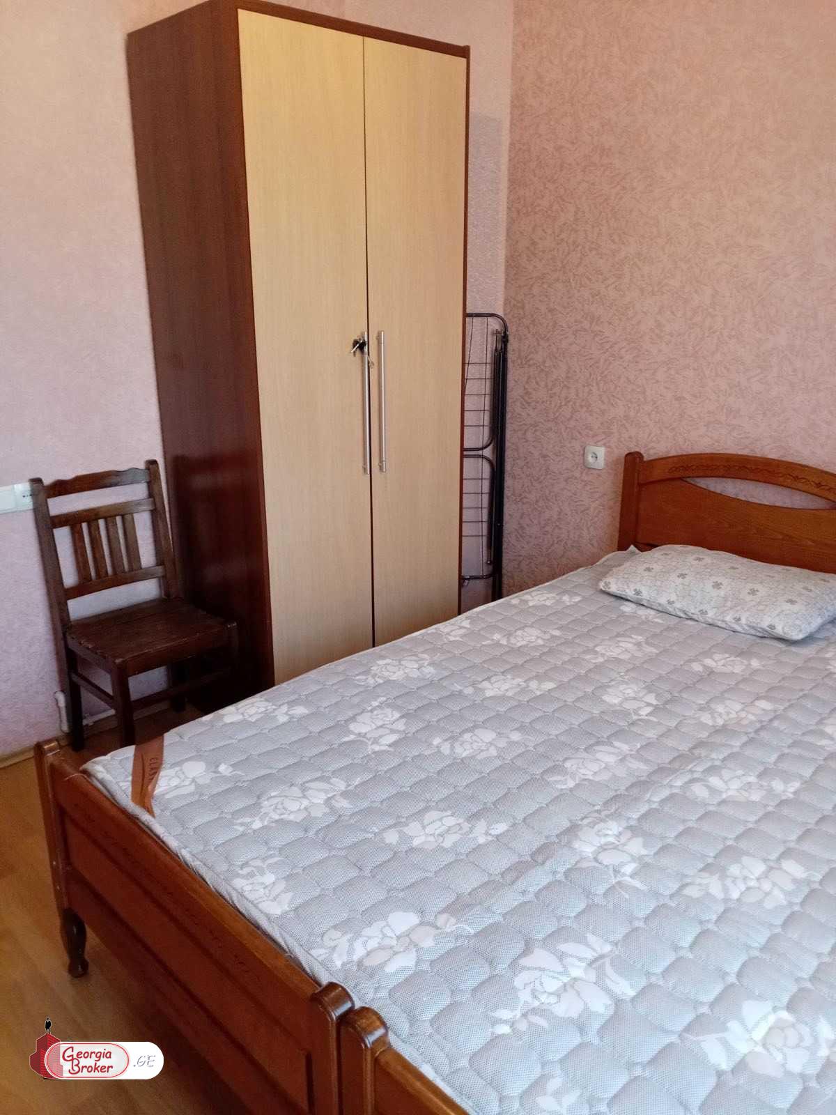 продается квартира с новым ремонтом 3-комнаты