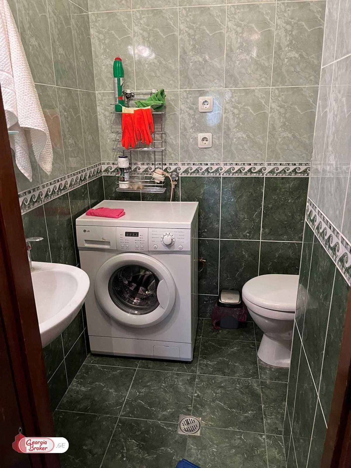 продается квартира с новым ремонтом 3-комнаты