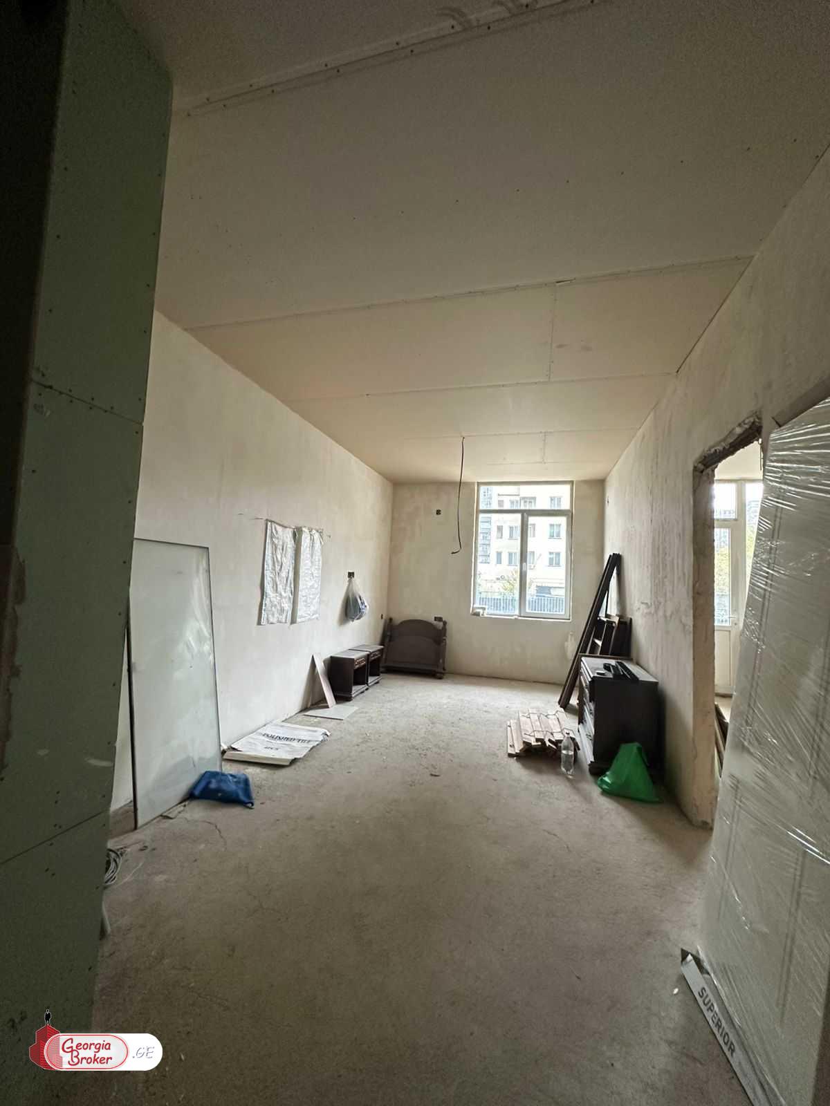 იყიდება ახალი აშენებული 2 ოთახიანი ბინა