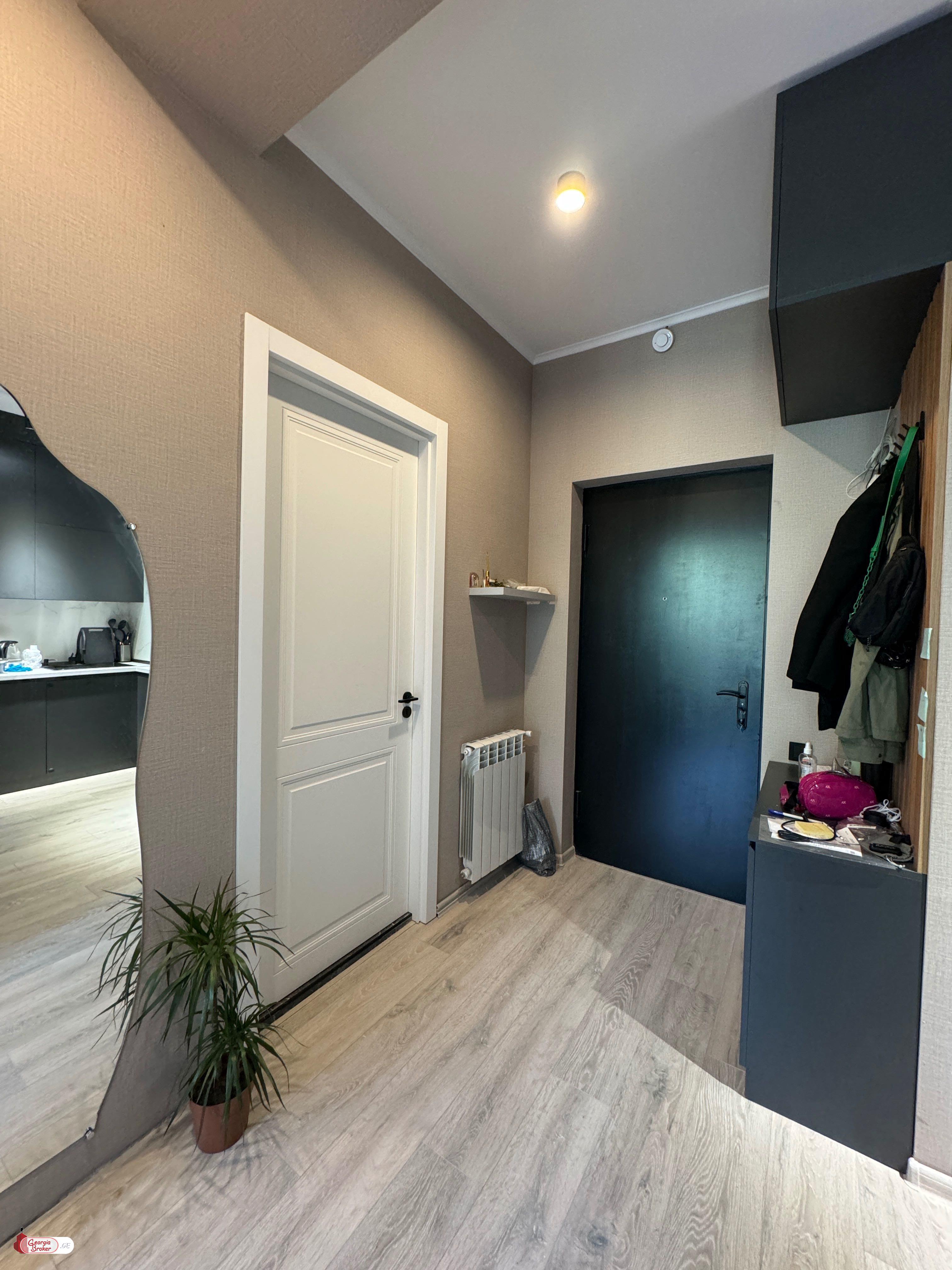 nearly repaired 2-room apartment for sale