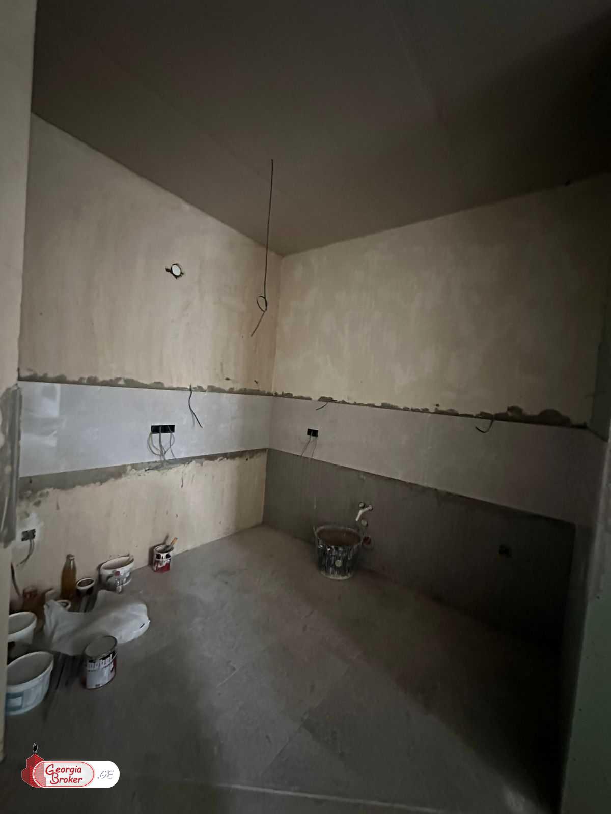 იყიდება ახალი აშენებული 2 ოთახიანი ბინა