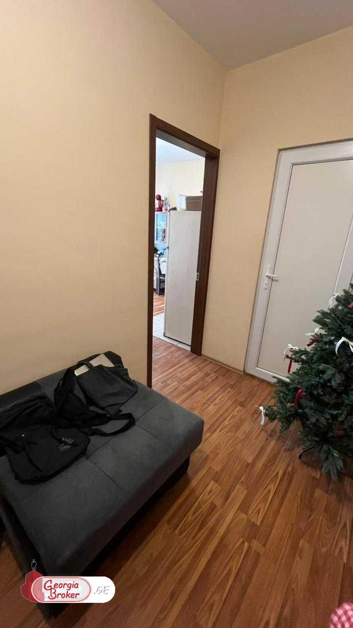 nearly repaired 2-room apartment for sale