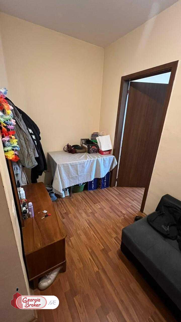nearly repaired 2-room apartment for sale