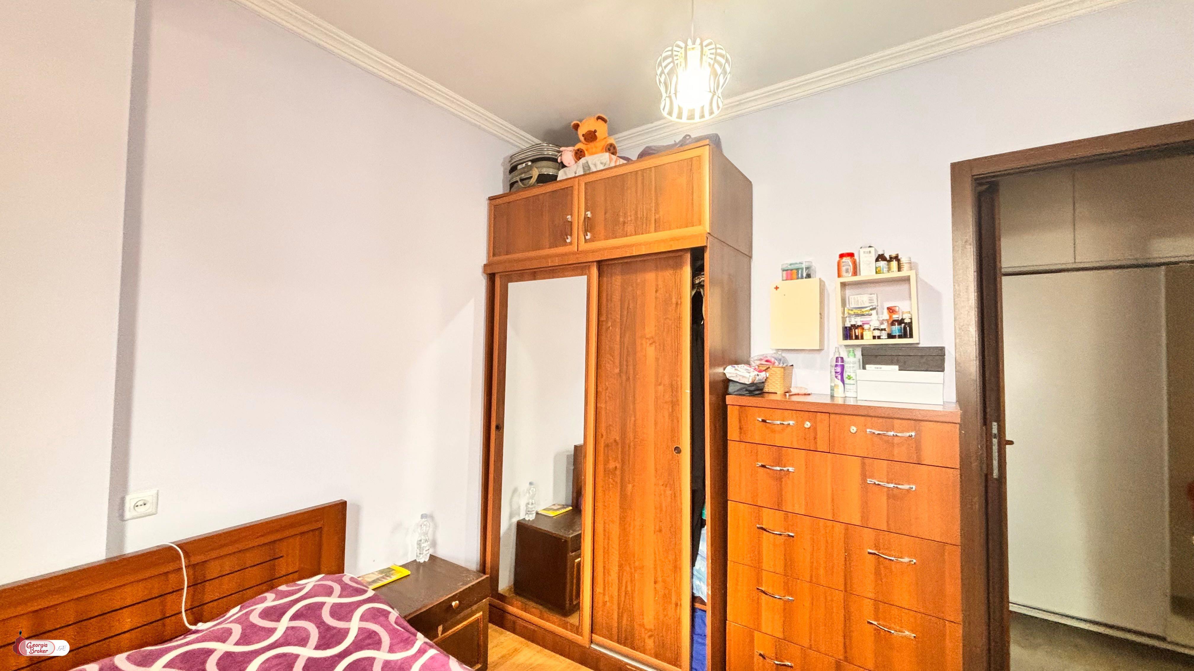 nearly repaired 3-room apartment for sale