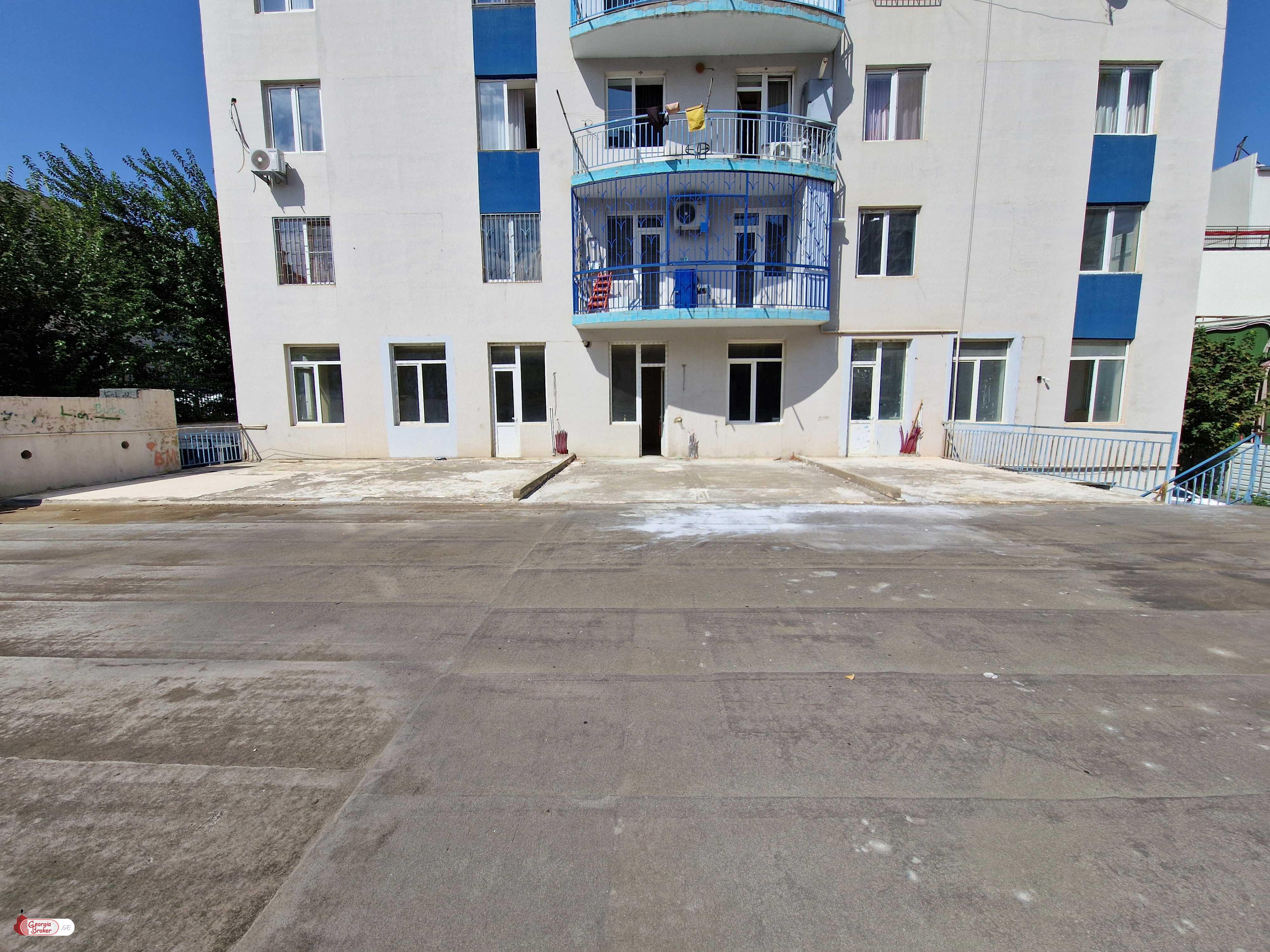 იყიდება ახალი აშენებული 2 ოთახიანი ბინა