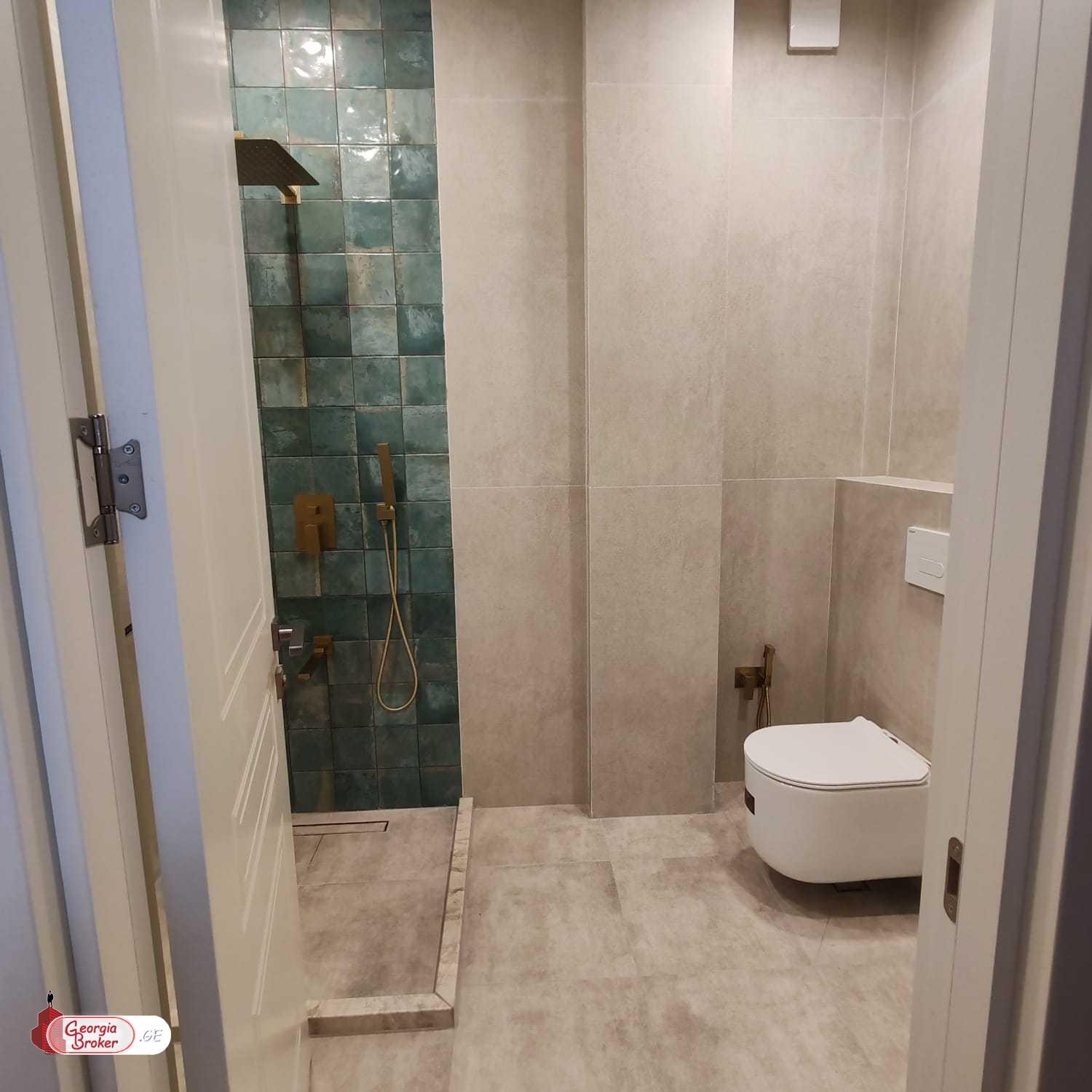 nearly repaired 2-room apartment for sale