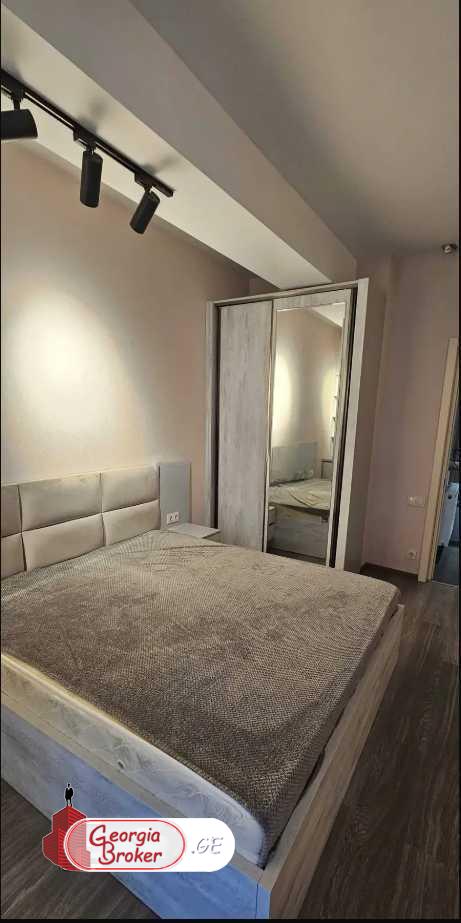 იყიდება ახალი გარემონტებული 2 ოთახიანი ბინა