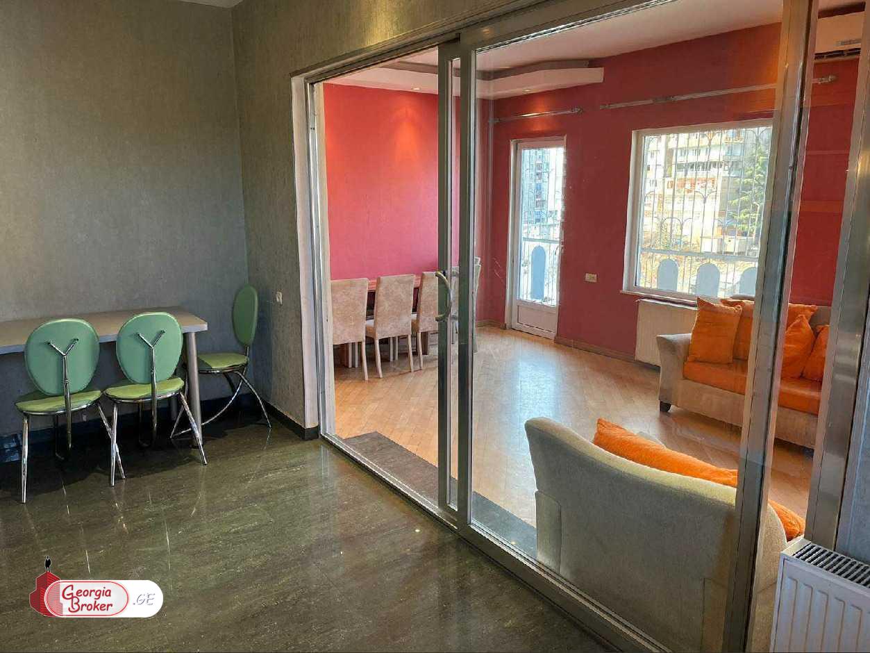 იყიდება ახალი გარემონტებული 3 ოთახიანი ბინა