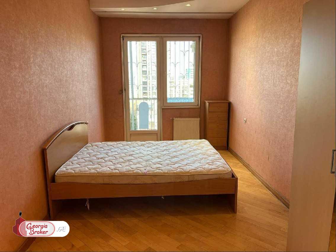 იყიდება ახალი გარემონტებული 3 ოთახიანი ბინა