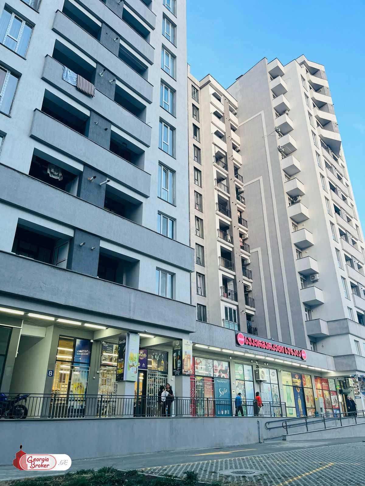 nearly repaired 3-room apartment for sale