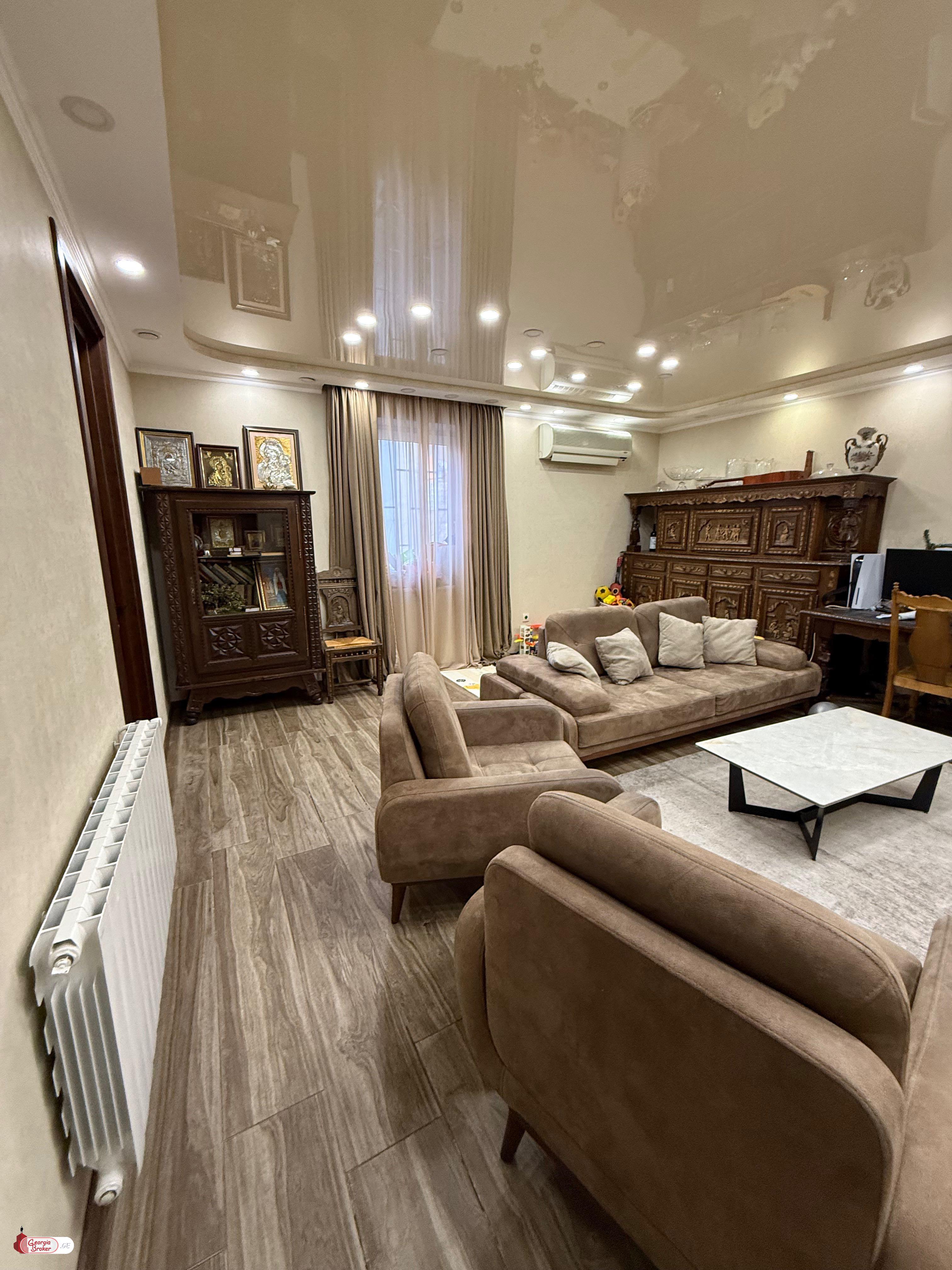 იყიდება ახალი გარემონტებული 4 ოთახიანი ბინა