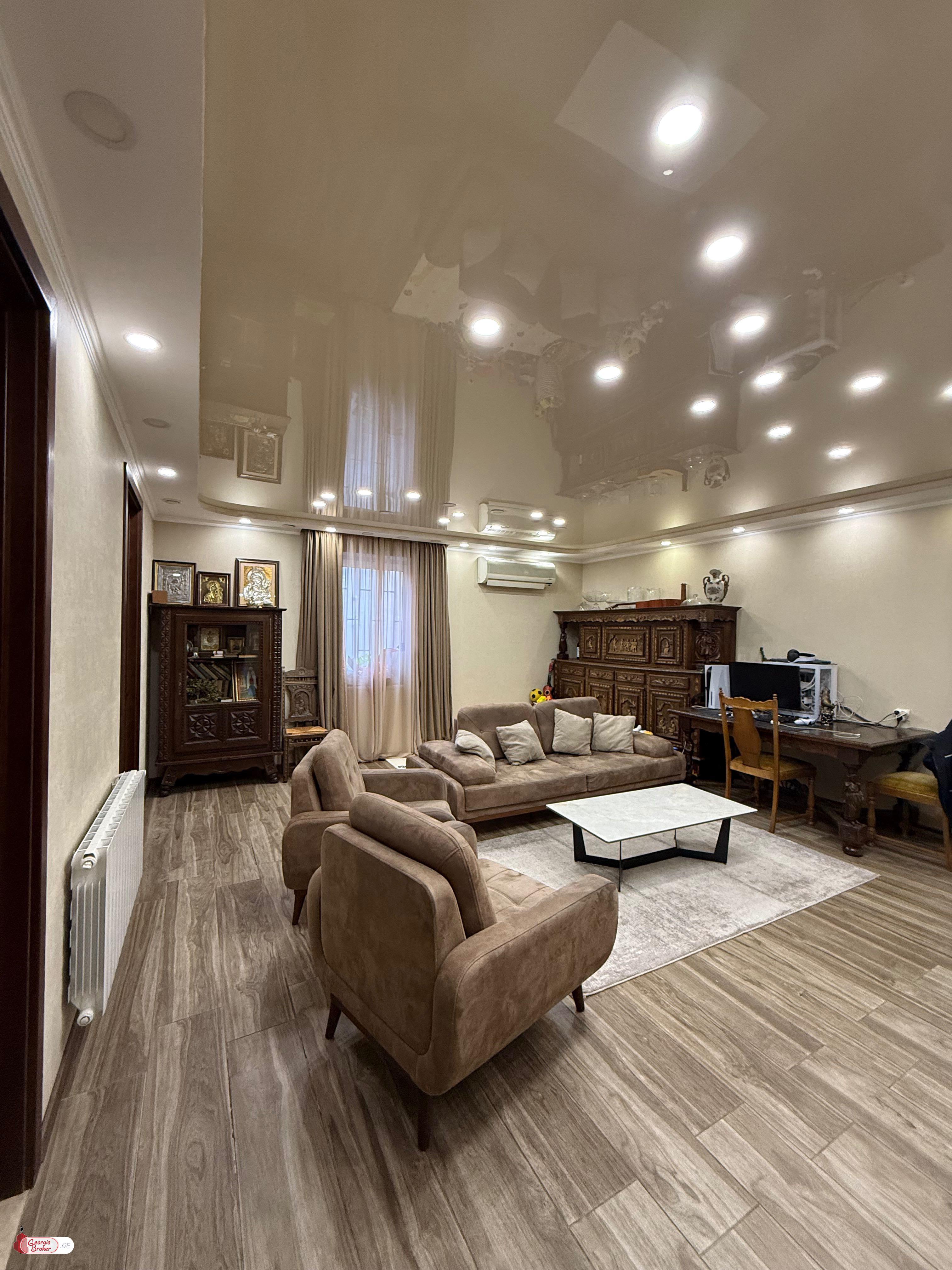 იყიდება ახალი გარემონტებული 4 ოთახიანი ბინა