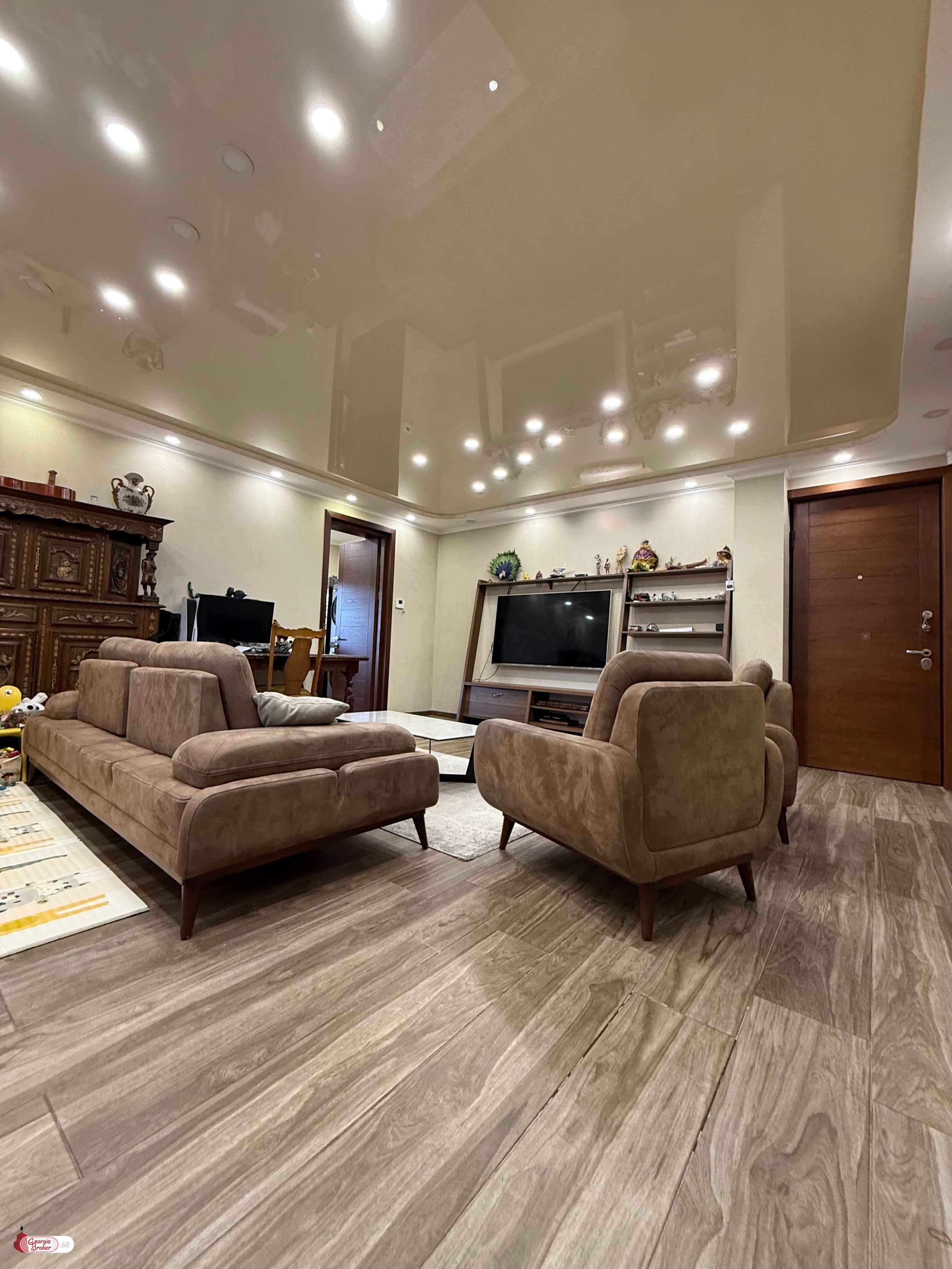 იყიდება ახალი გარემონტებული 4 ოთახიანი ბინა