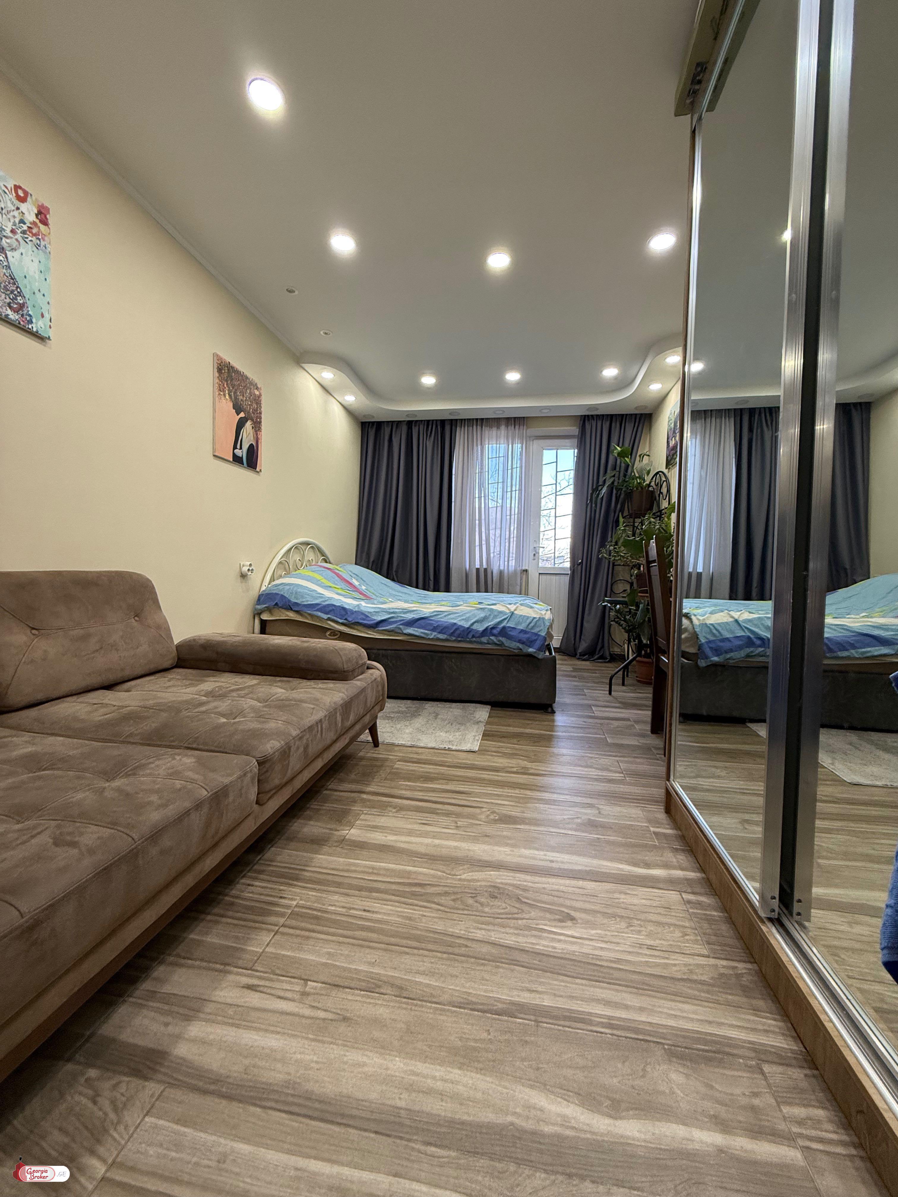 იყიდება ახალი გარემონტებული 4 ოთახიანი ბინა