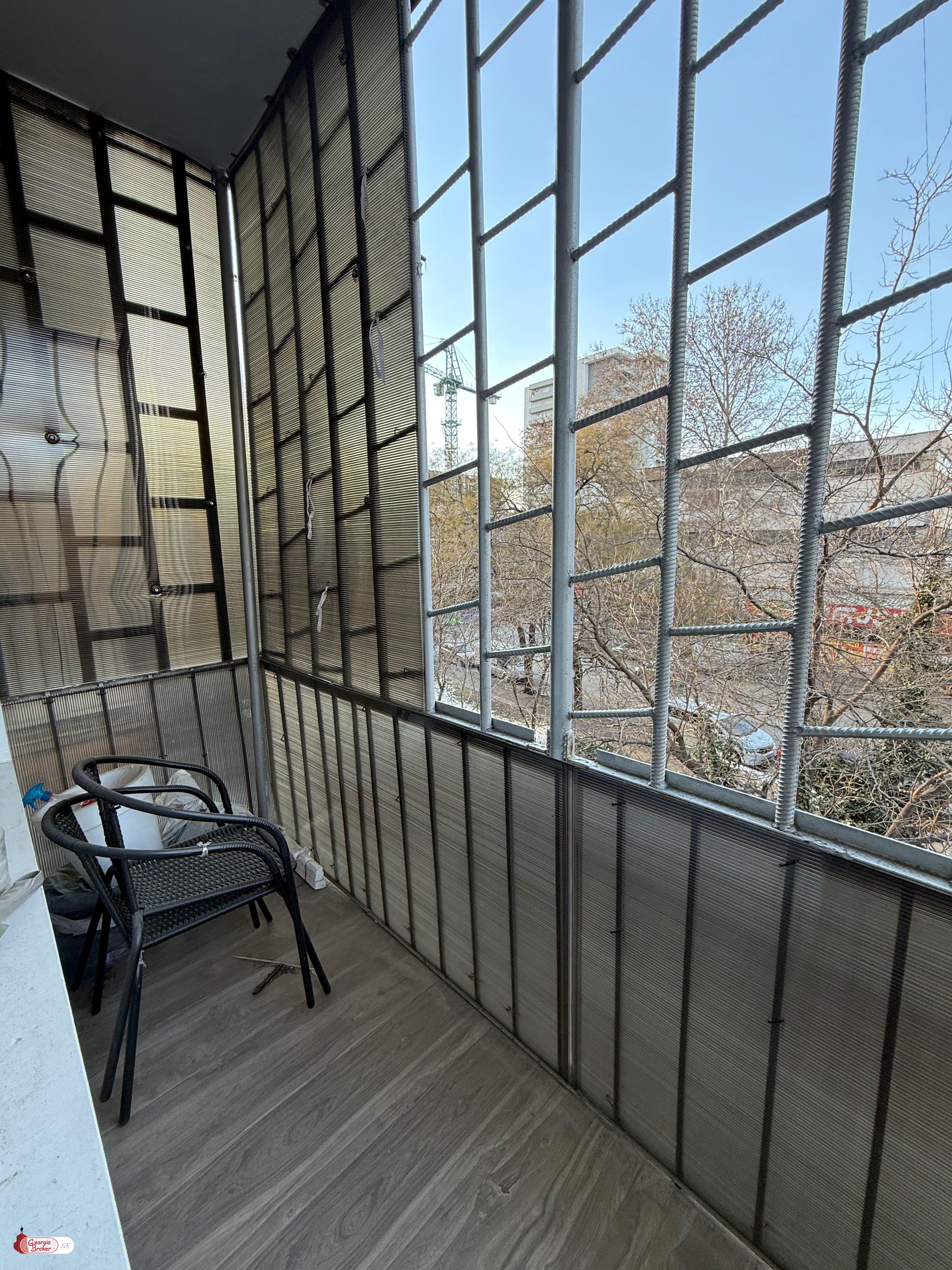 იყიდება ახალი გარემონტებული 4 ოთახიანი ბინა