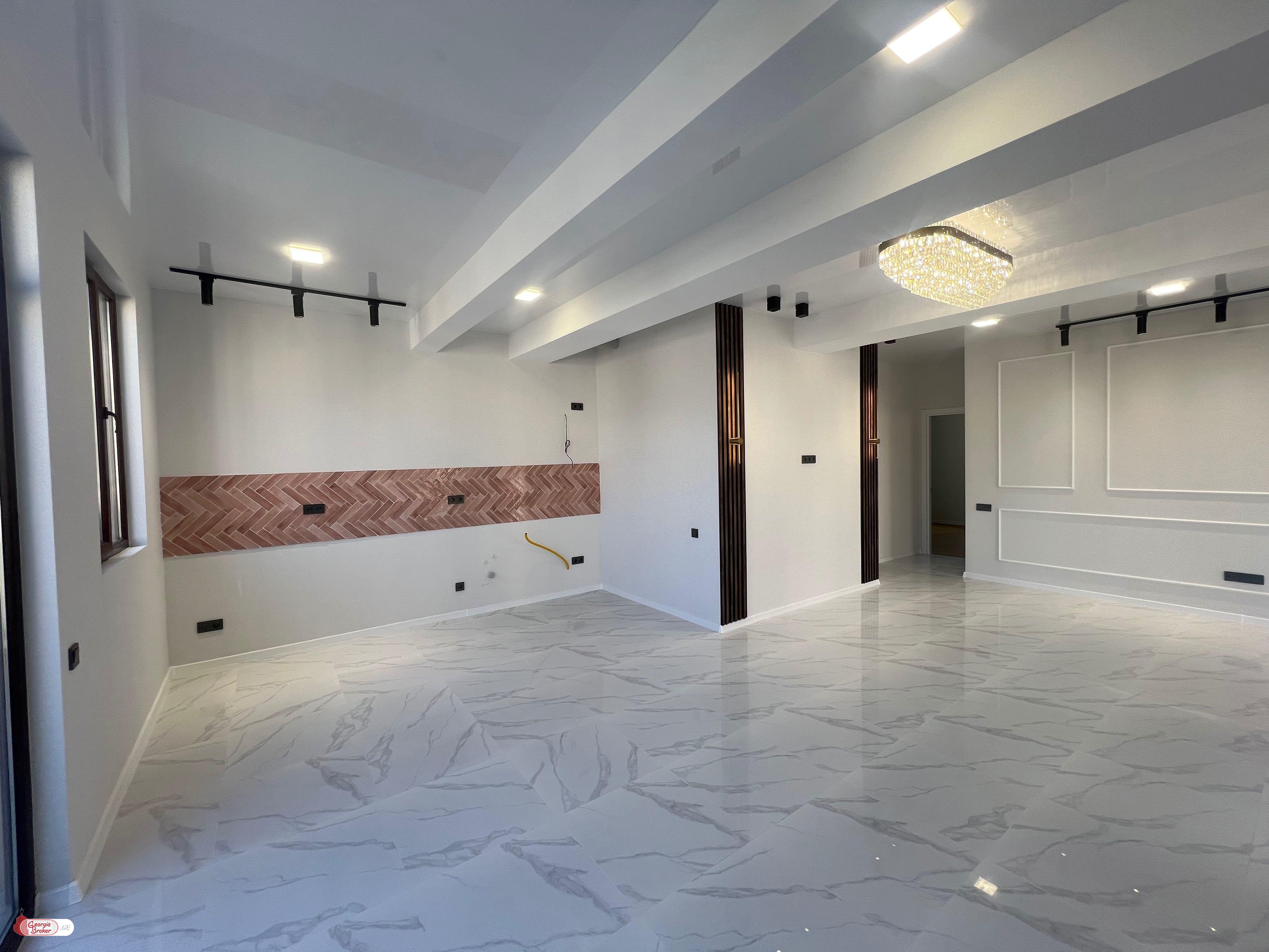 იყიდება ახალი გარემონტებული 4 ოთახიანი ბინა