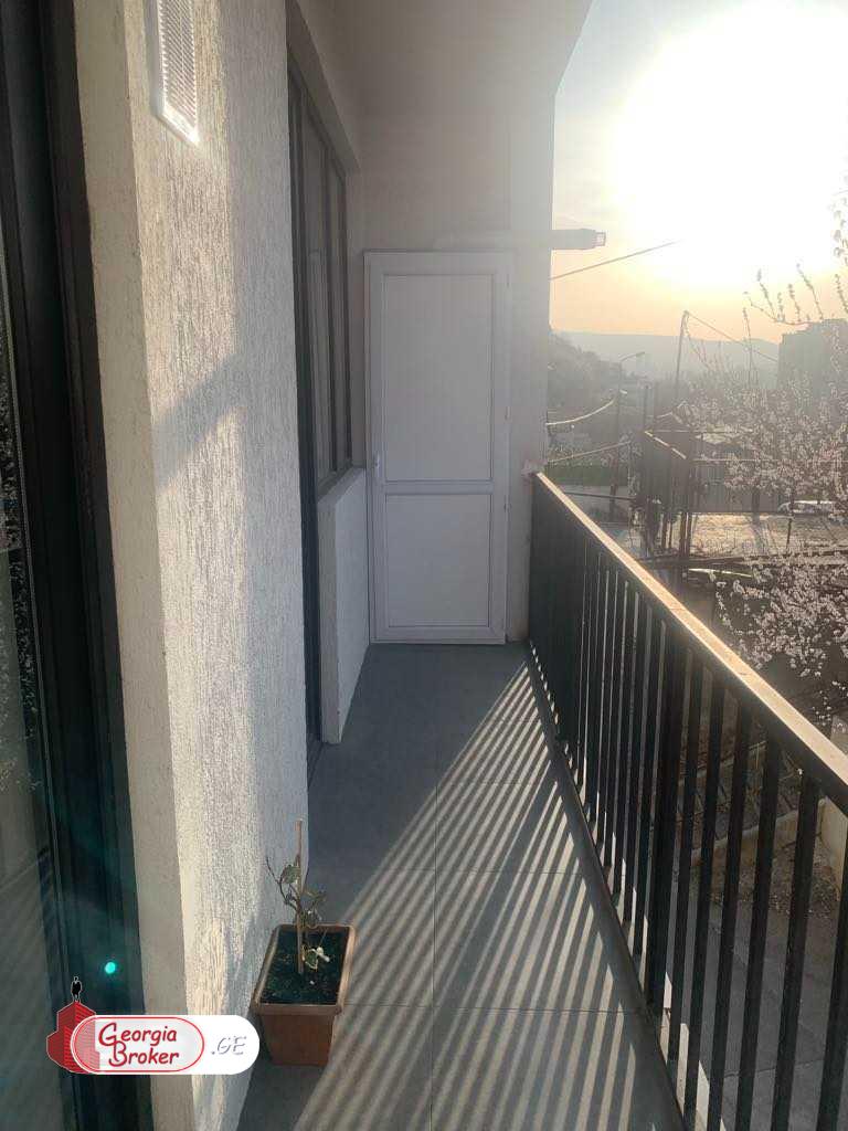 იყიდება ახალი გარემონტებული 2 ოთახიანი ბინა