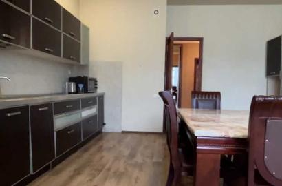 იყიდება ახალი გარემონტებული 6 ოთახიანი ბინა