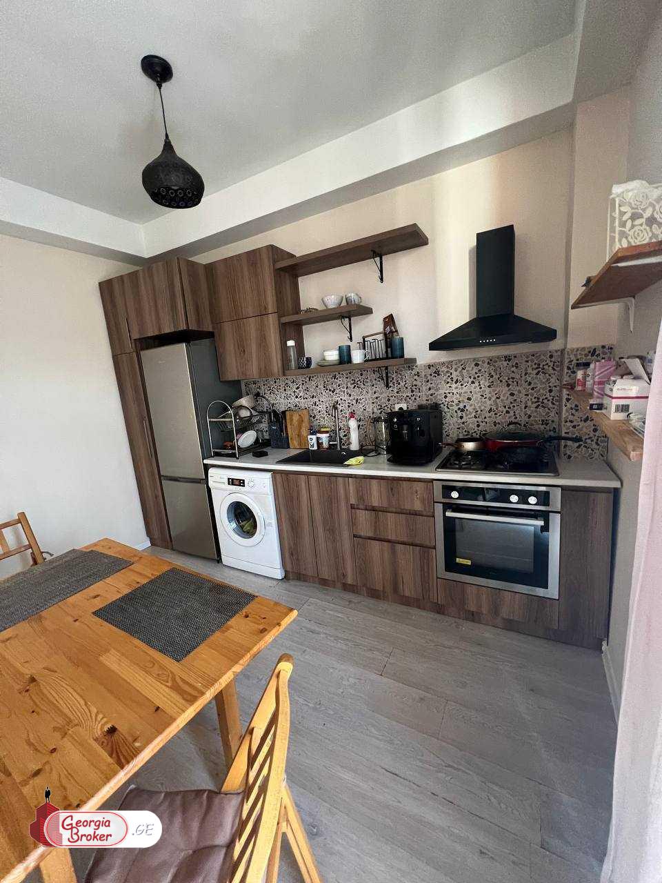 продается квартира с новым ремонтом 2-комнаты